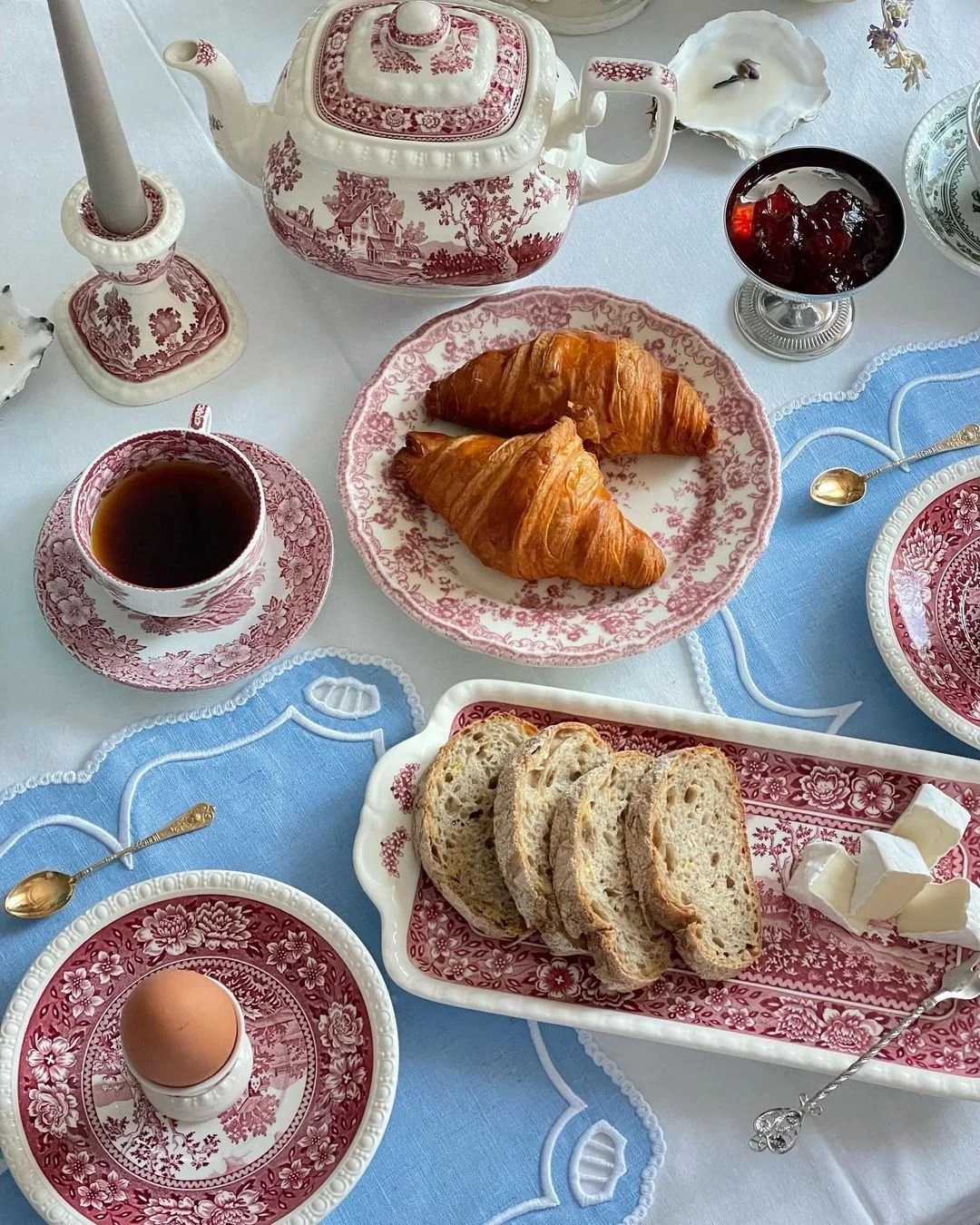 The Science of Affirmations: How Positive Self-Talk Affects the Brain