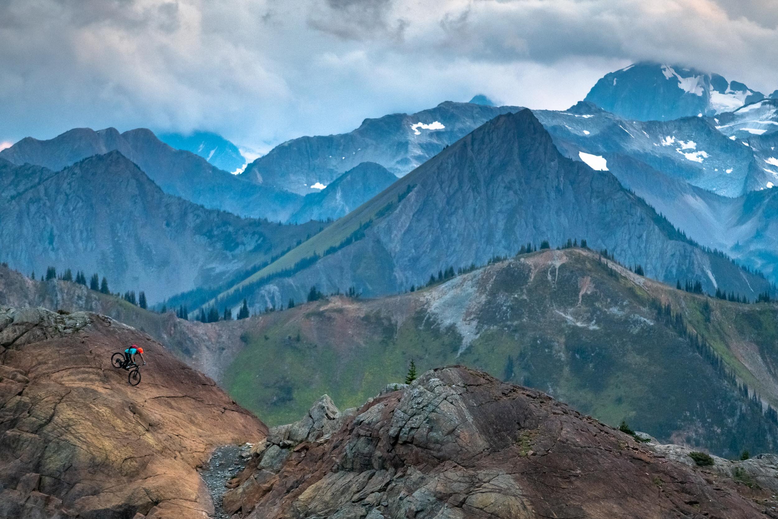 Reuben-Krabbe-180901-yeti-summits-twinlakes-4694.jpg