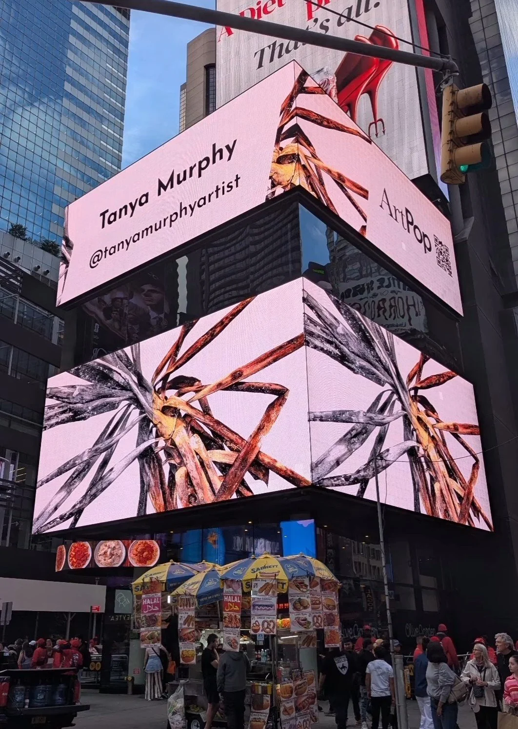 Times Square Double Billboard called the Cube was installed in late May.  
Photo credit: Yuki Tei, @yukiteiphoto
Cube Billboard: @OutfrontMediaUSA