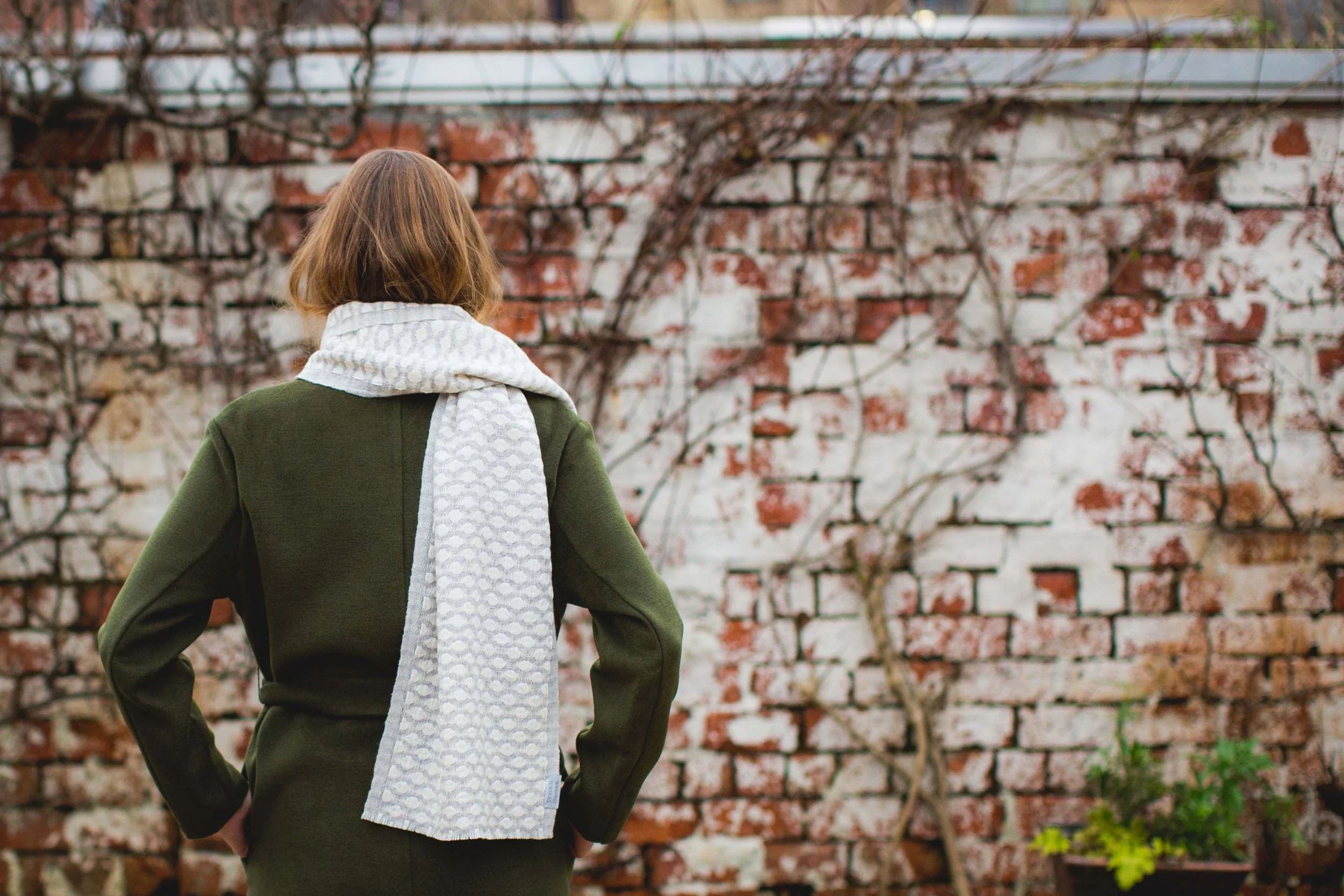 ChantalWarpedTextiles_Zinc Lattice Scarf_woven wool&cotton_2019_Laura.E.Patrick.jpg