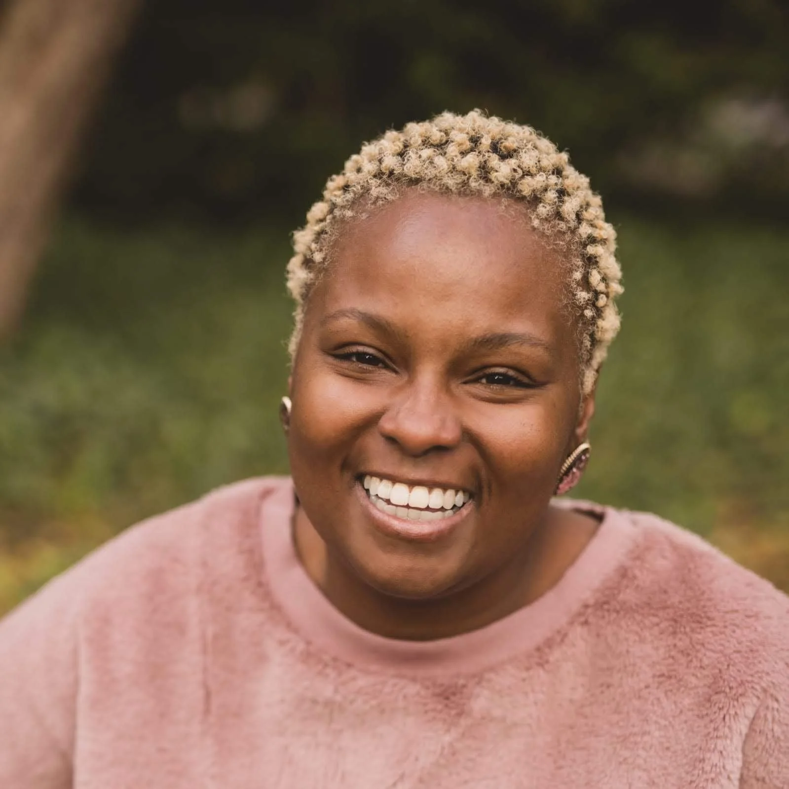 Meet our guest editor for issue #15, Keeonna Harris!
Keeonna Harris @keeonnachin (she/her) is a memoirist, creative nonfiction writer, and abolitionist scholar. Keeonna was born and raised in Watts, and other parts of South-Central Los Angeles, Calif