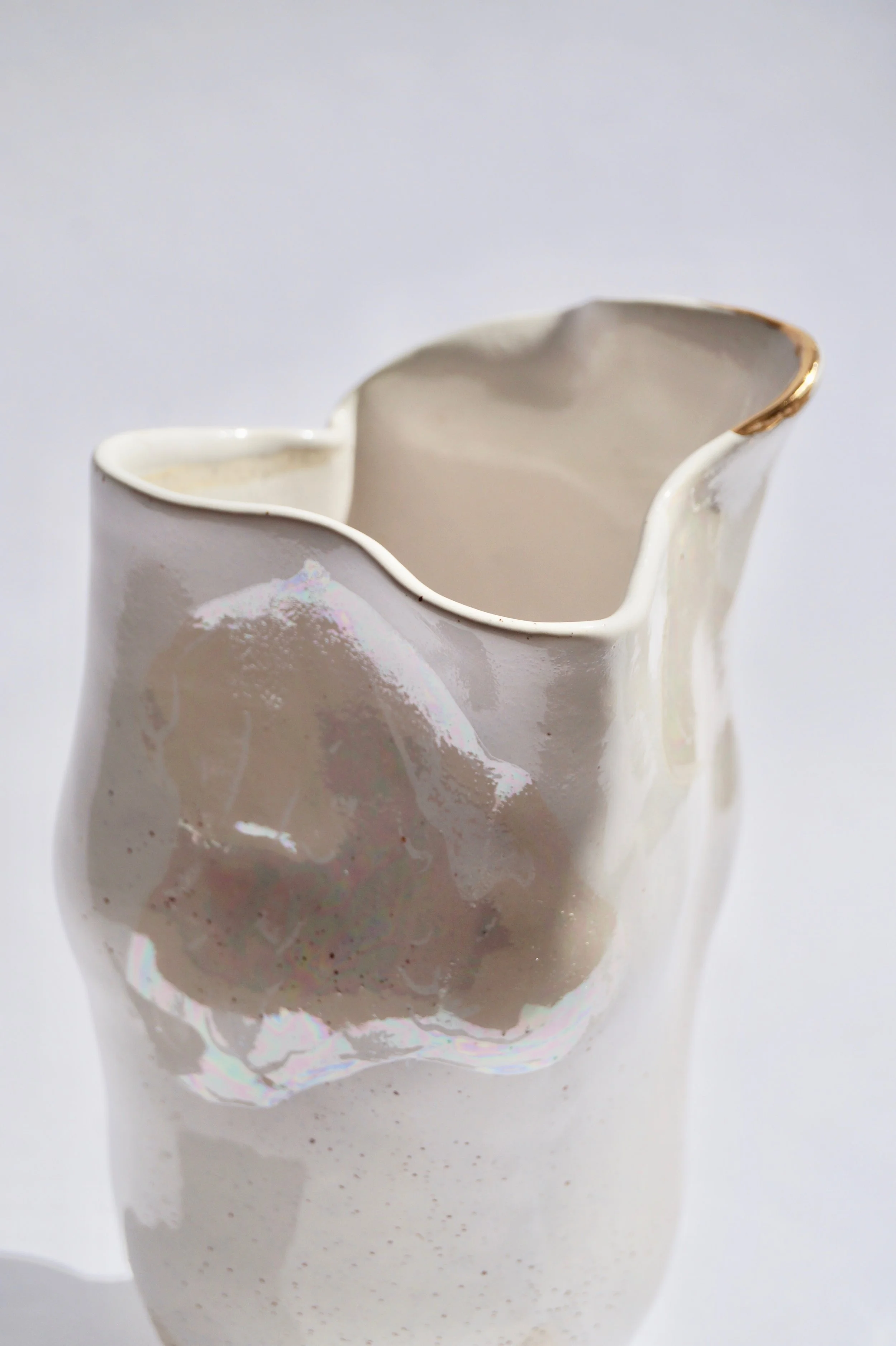 Pearlescent vase