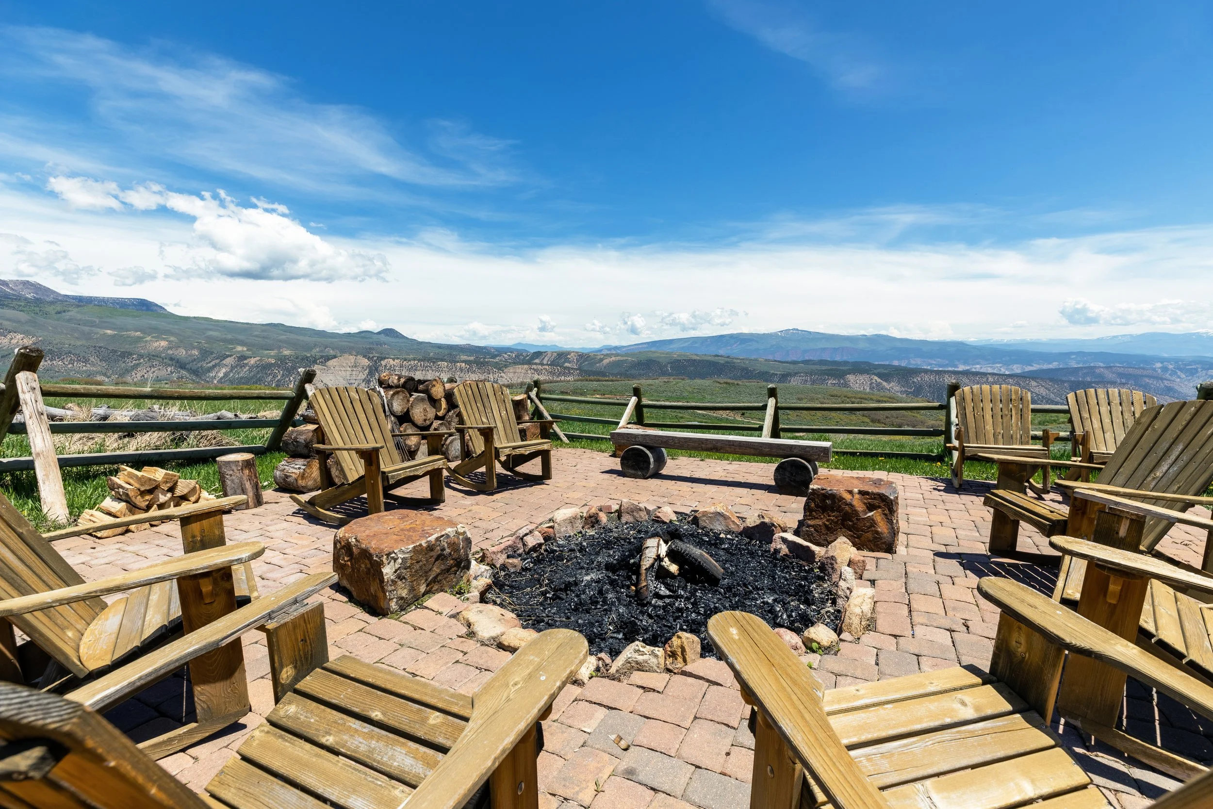 windance_ranch_main_exterior__firepit_a.jpg