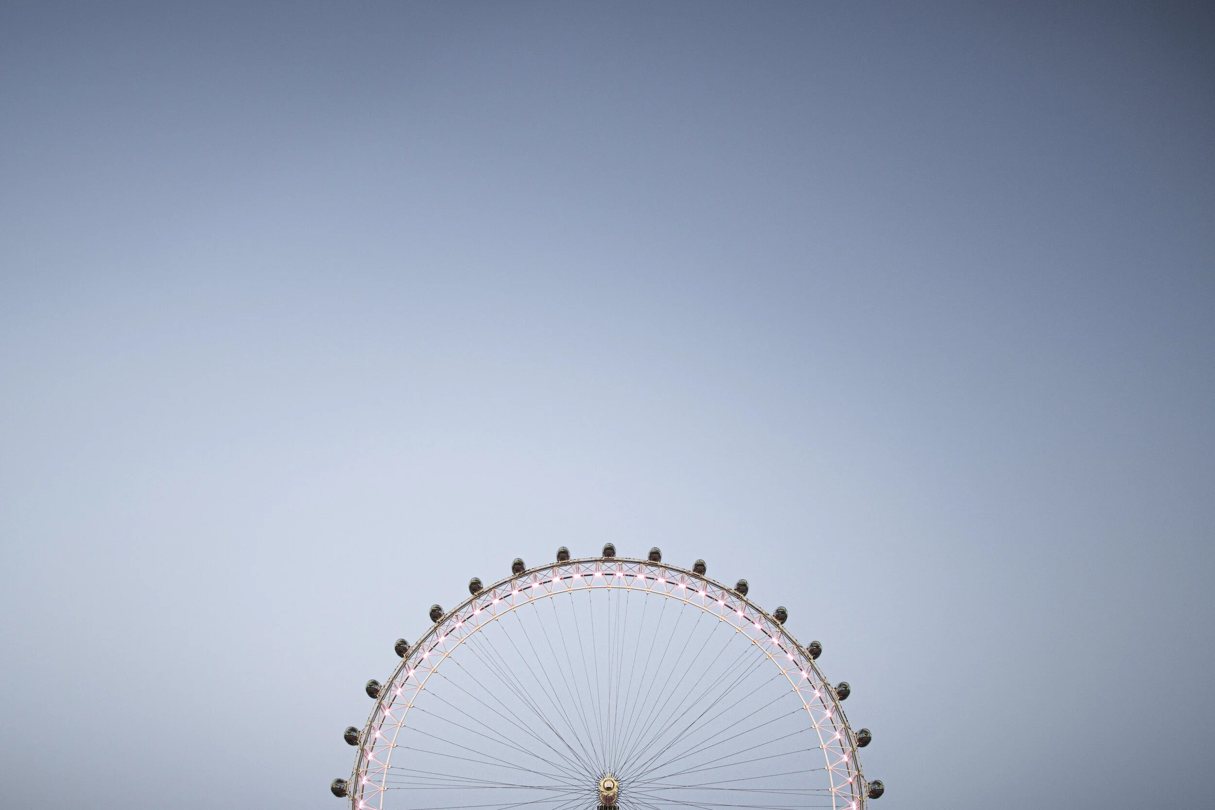 <span>London, England</span>