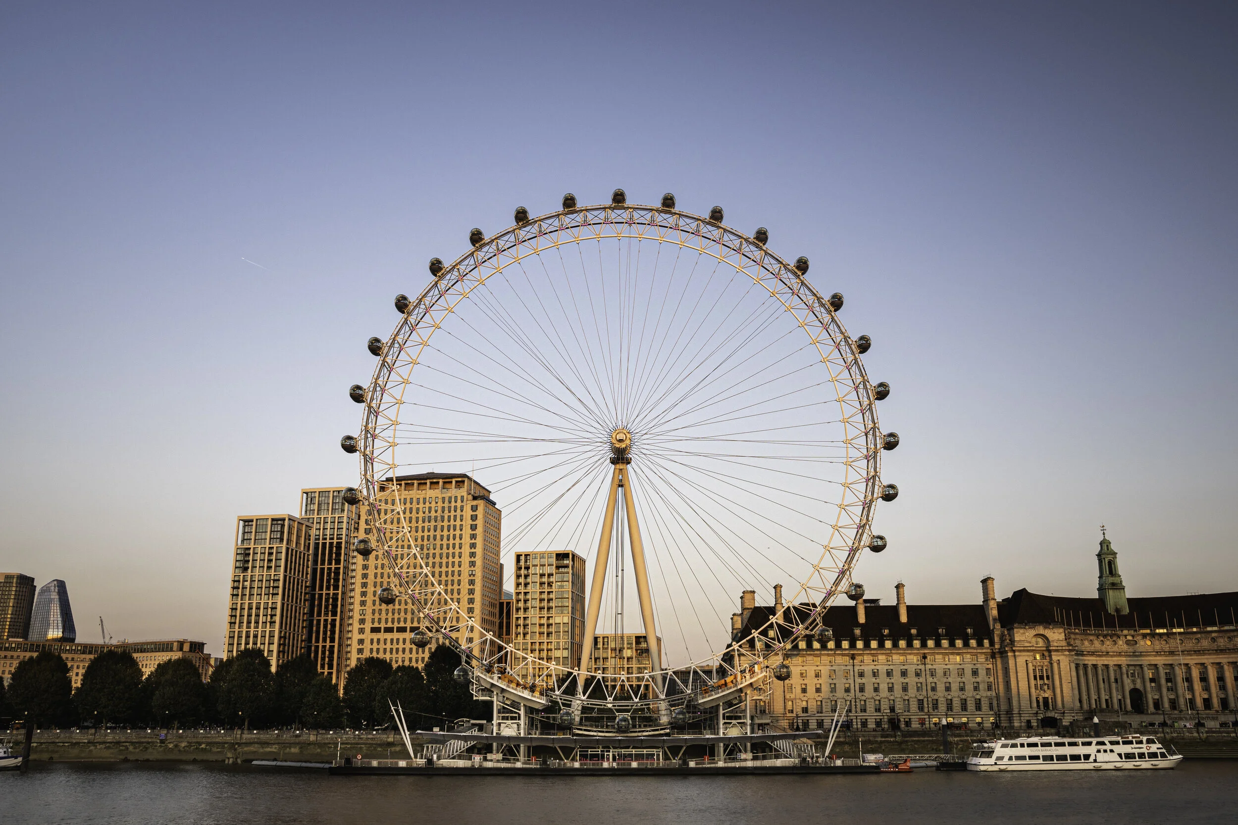 <span>London, England</span>