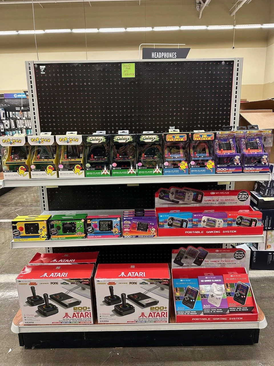 Dreamgear Endcap.jpeg