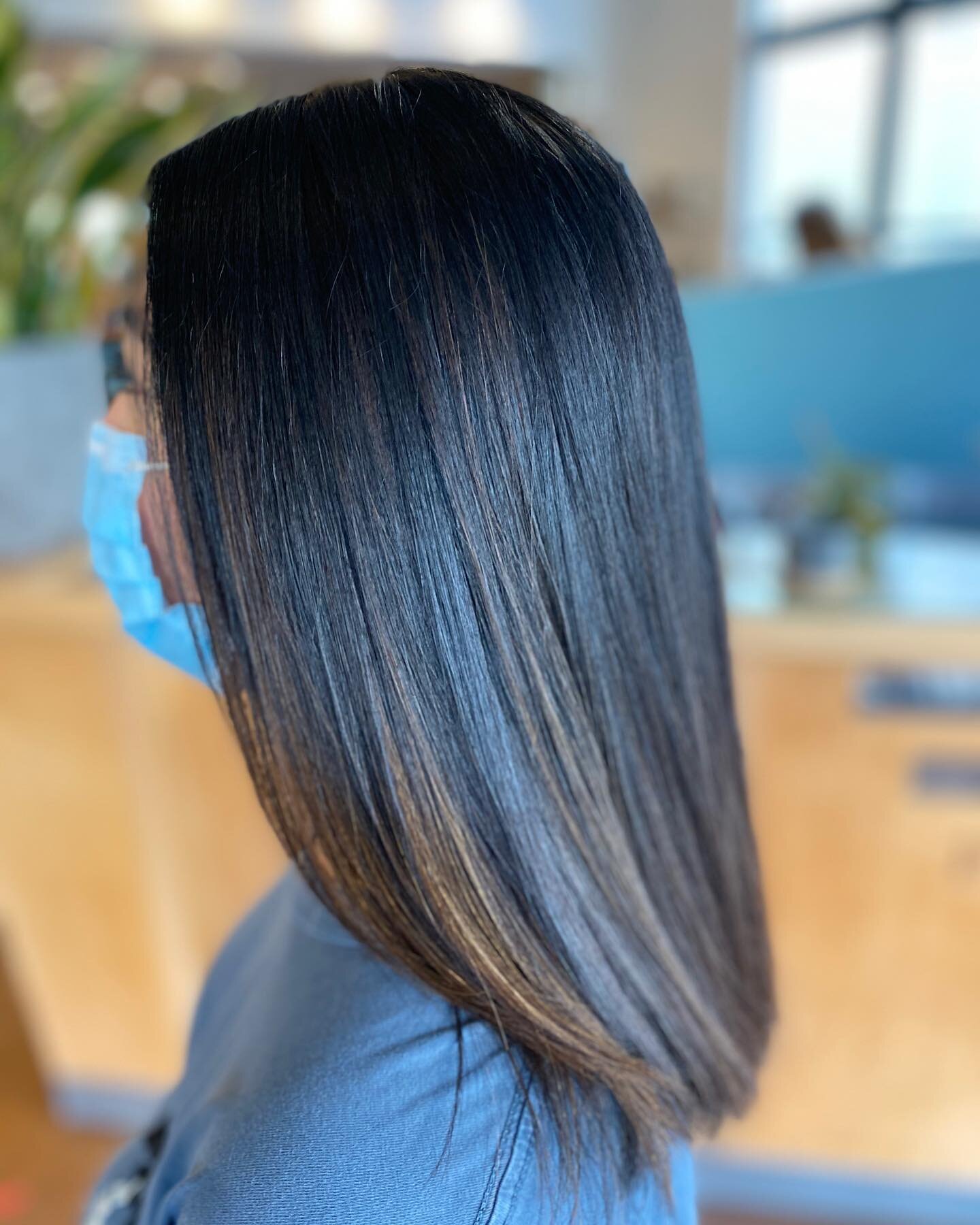 Erdely 🧡 Step one color correction and full haircut correction. @megan.piety spent days debulking Erdely&rsquo;s hair, her fave, and brought her bright blonde highlights down to a beautiful caramel. ✨👏 thank you for trusting us with your hair, Erds