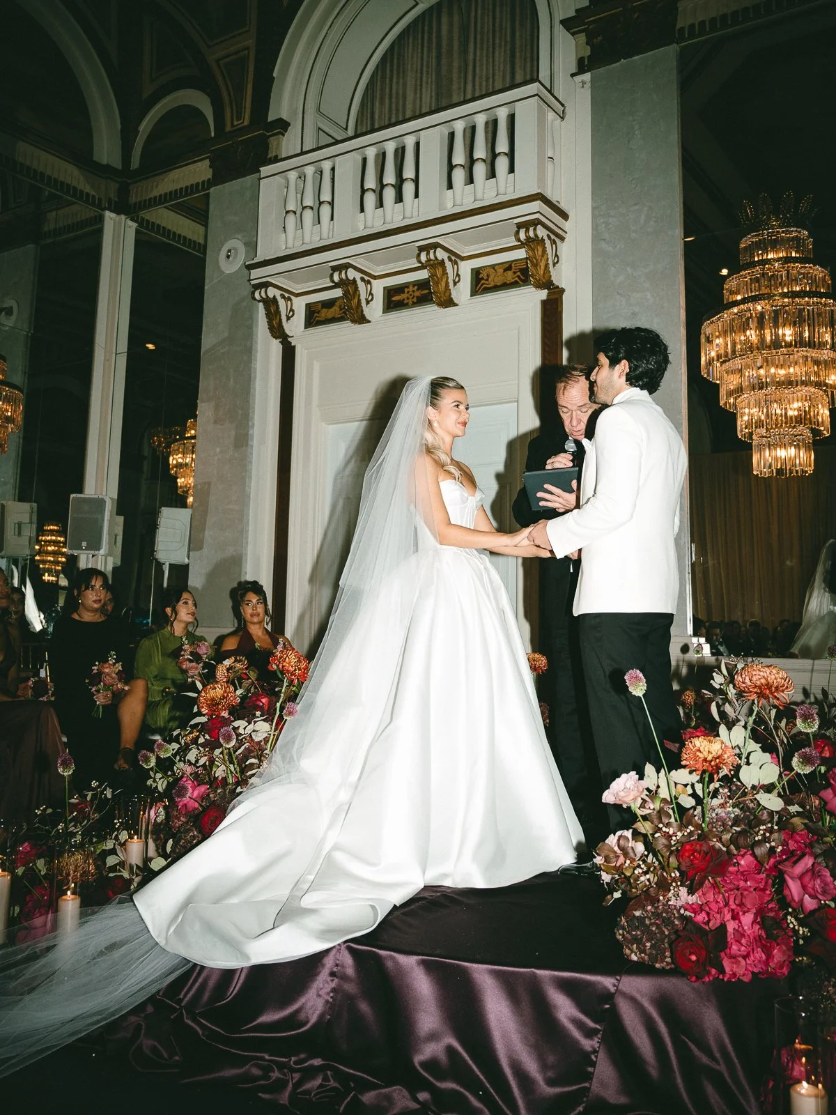 Moody candlelit luxury wedding florals30.jpg