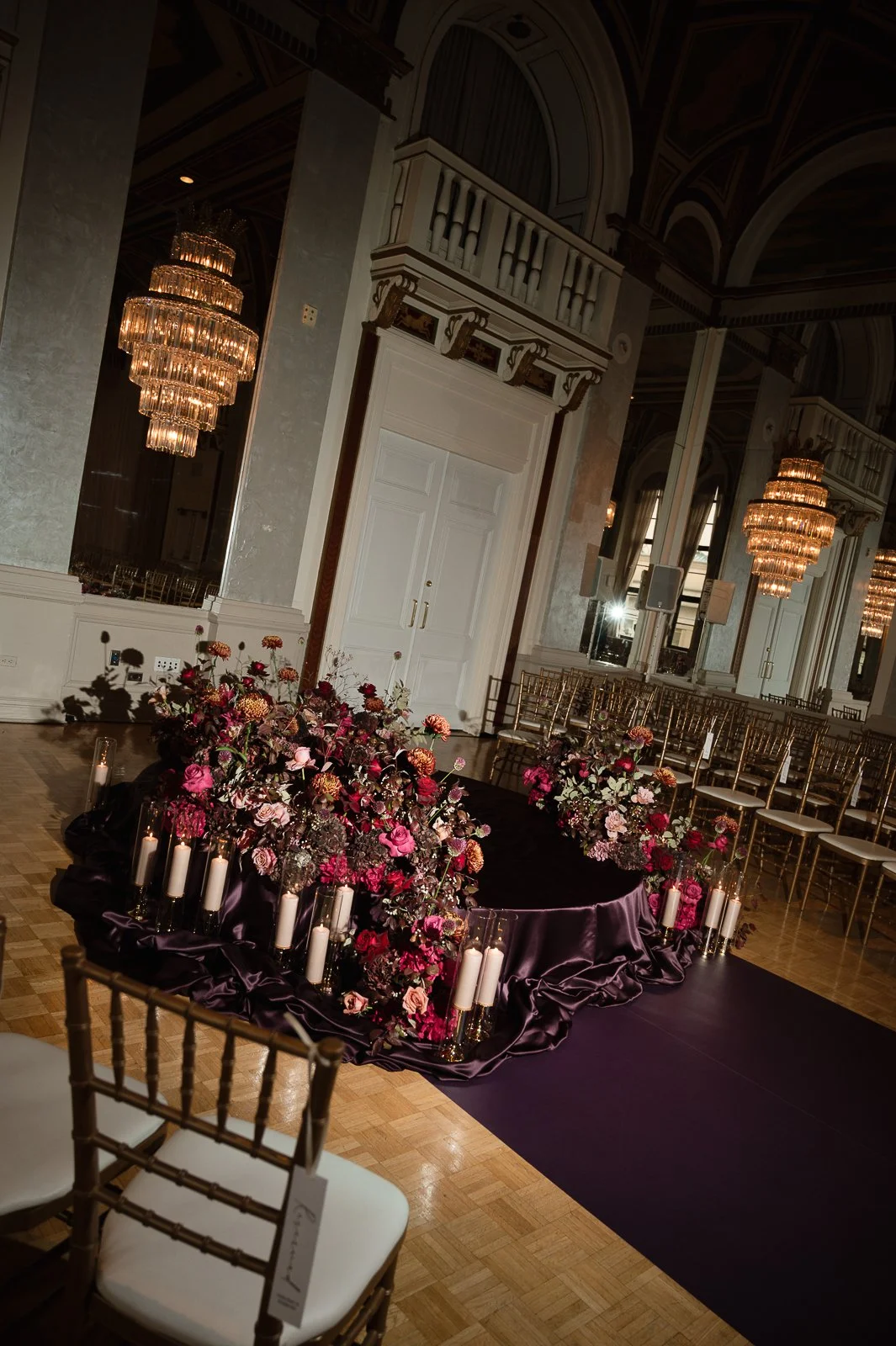 Moody candlelit luxury wedding florals22.jpg