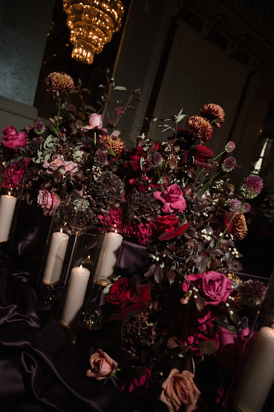 Moody candlelit luxury wedding florals20.jpg