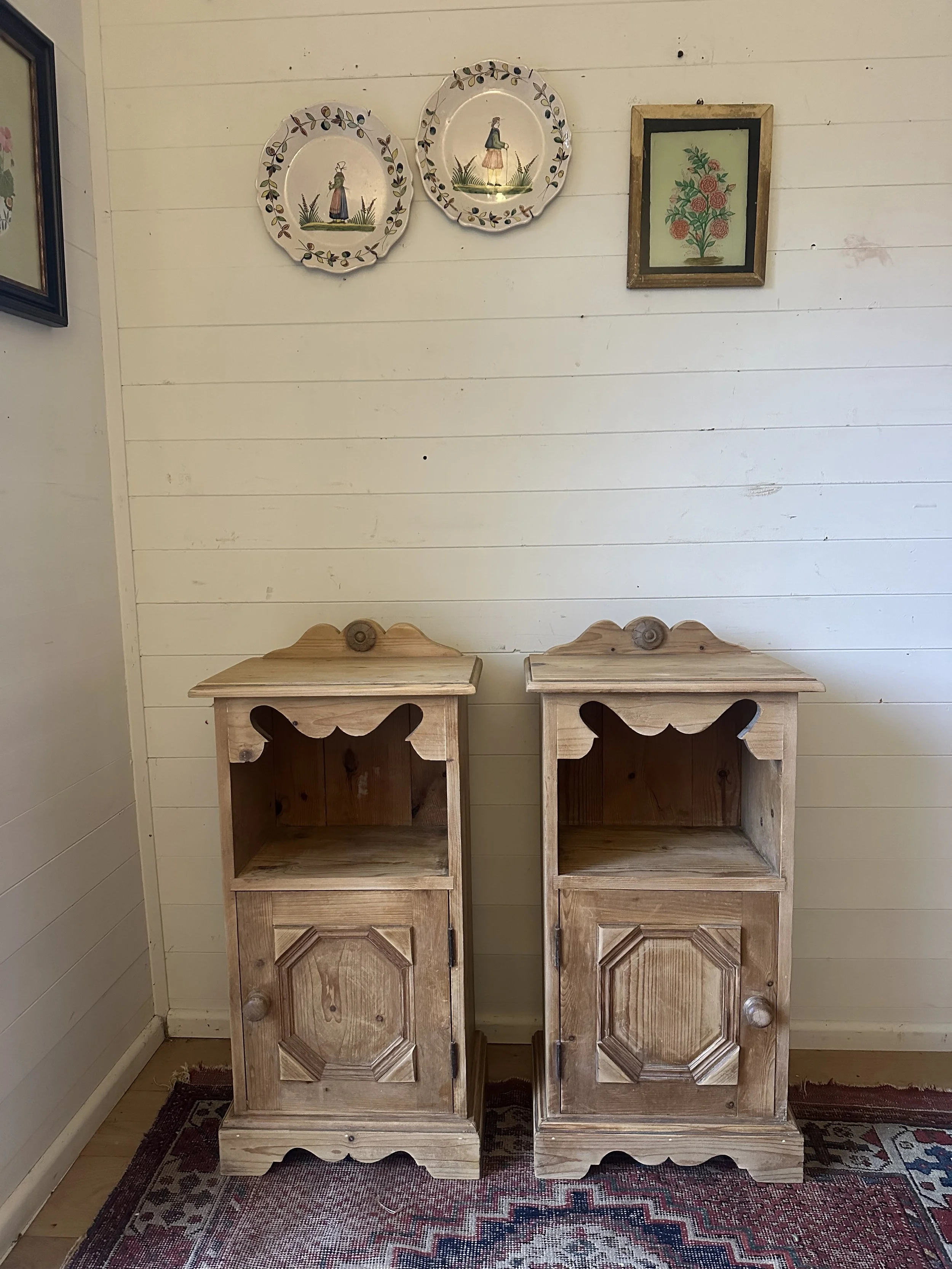 Beautiful Pair of vintage old pine bedside table