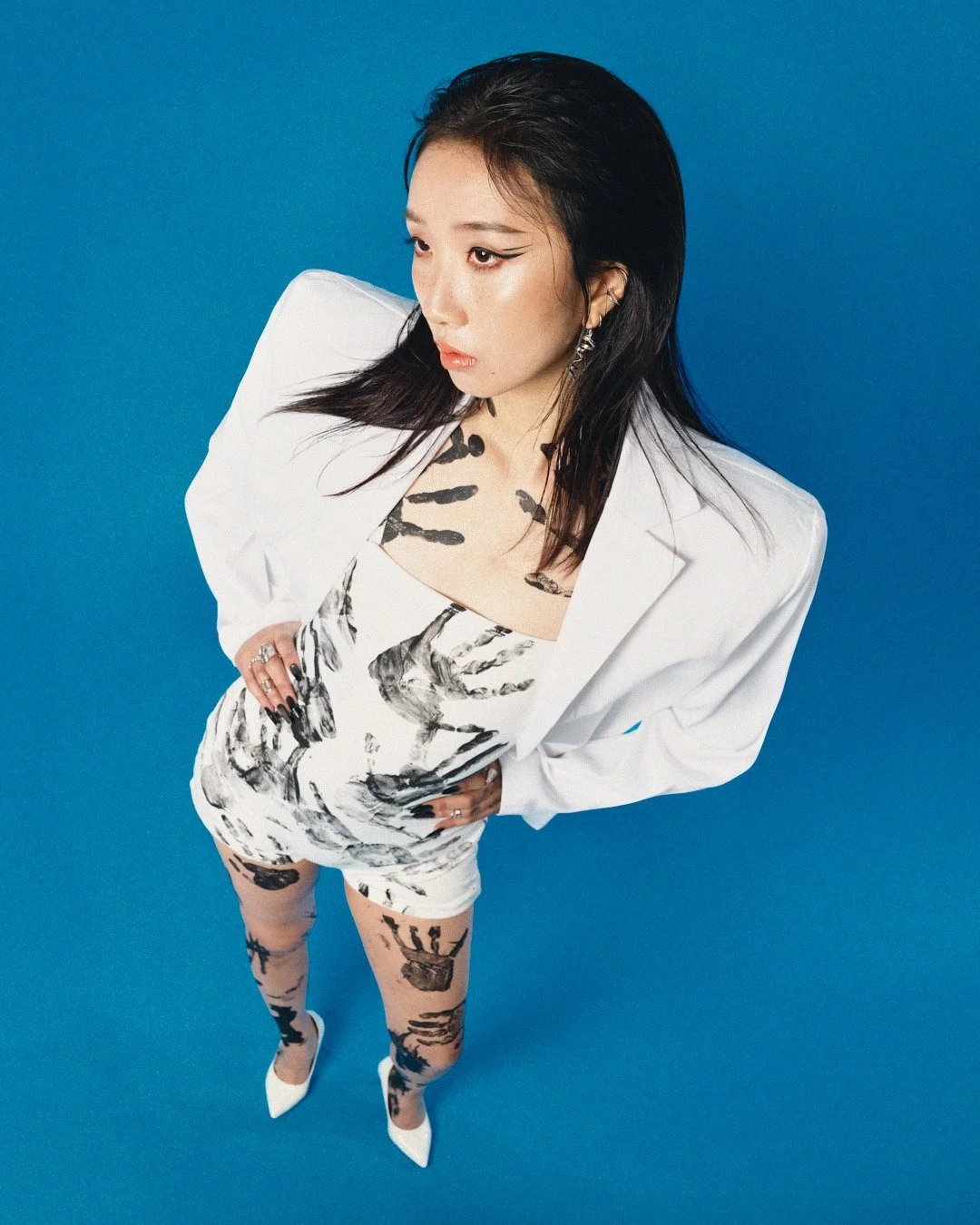 NONO is a SONG 💙
Team: 
Makeup: @paikomakeup @paikobuth
Hair: @yokpheno
Stylist: @The2match
Photographer: @tulika.kim
Photo Asst: @ysp_book
Management: @ticha
Video: @unfallen_hasfallen
Studio: @jajistudio