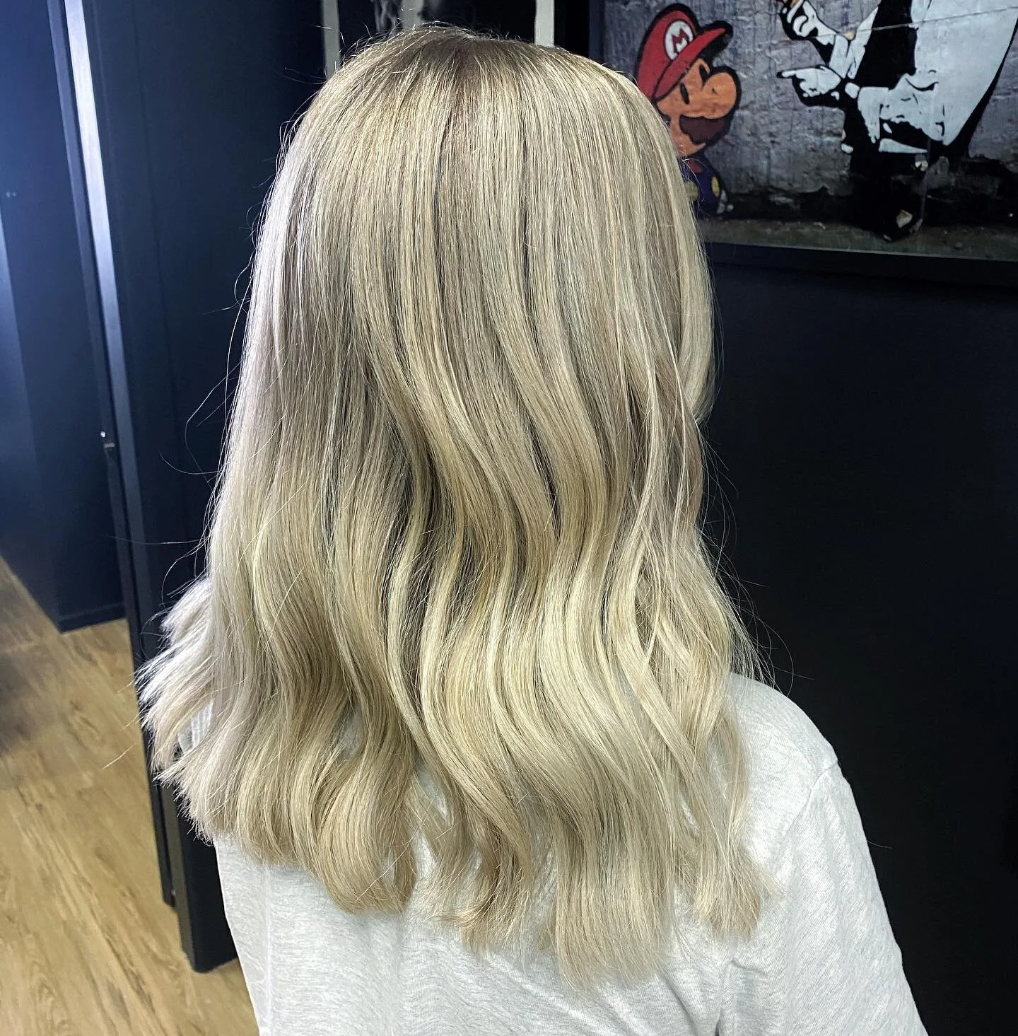 &Omega; Vanilla Blonde &Omega; 

Hair @josho_84 

Colour @schwarzkopfproanz @schwarzkopfpro 

Styling @dysonhair @sachajuan @y.s.parkofficial @ghdhair_anz @roguebeauty_official 

#blondespecialist #blondelife #vanillablonde #skpanz #showusyourskp #in