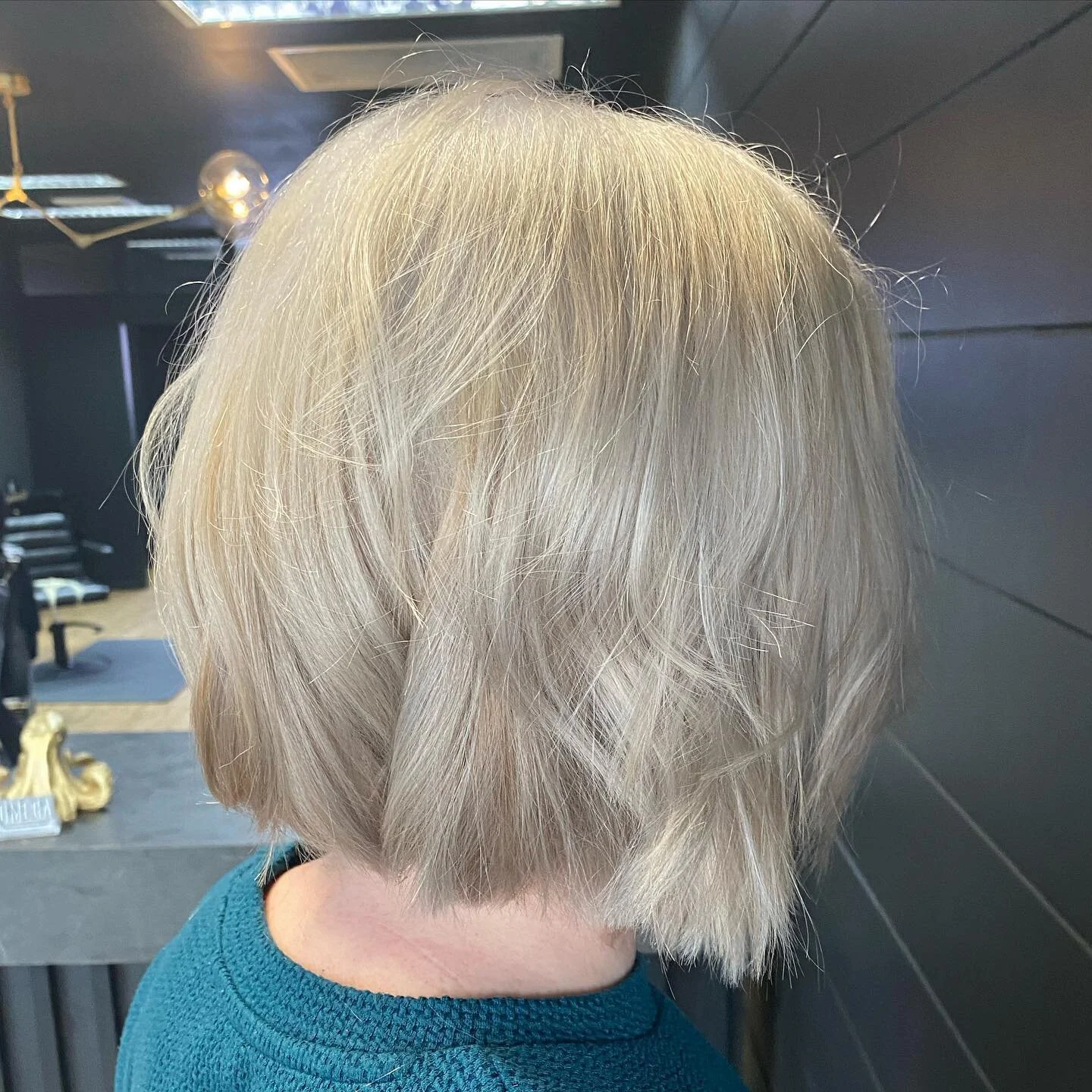 &Omega; Creamy Bob &Omega; 

Hair @josho_84 

Colour @schwarzkopfpro @schwarzkopfproanz 

Styling @dysonhairpro @sachajuan @y.s.parkofficial @ghdhair_anz @roguebeauty_official 

#blondespecialist #creamyblonde #blondevibes #skpanz #showusyourskp #blo