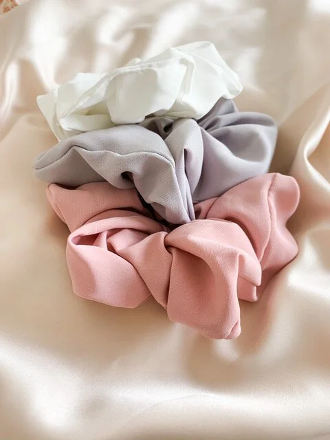 SUPER SOFT AND ELEGANT PLUMP SCRUNCHIES