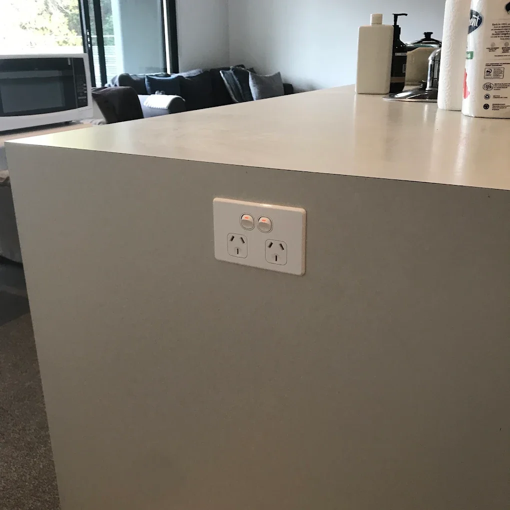 Powerpoint installation common ground electrical.webp