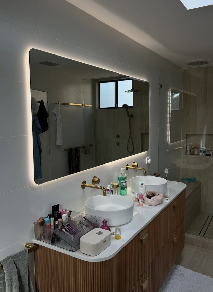 Bathroom Renovation Elwood Mirror Light.png