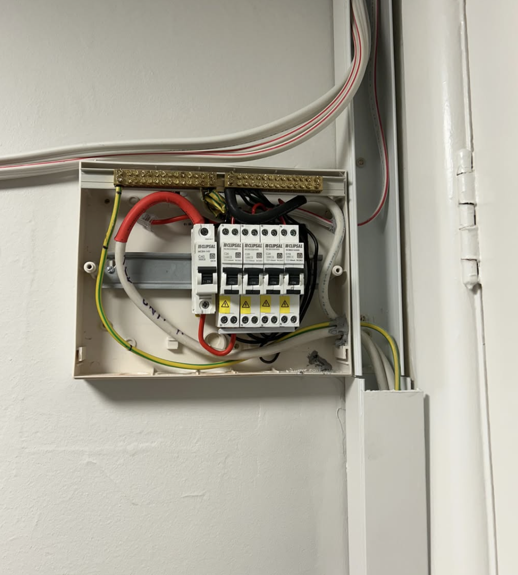 Switchboard common ground electrical .png