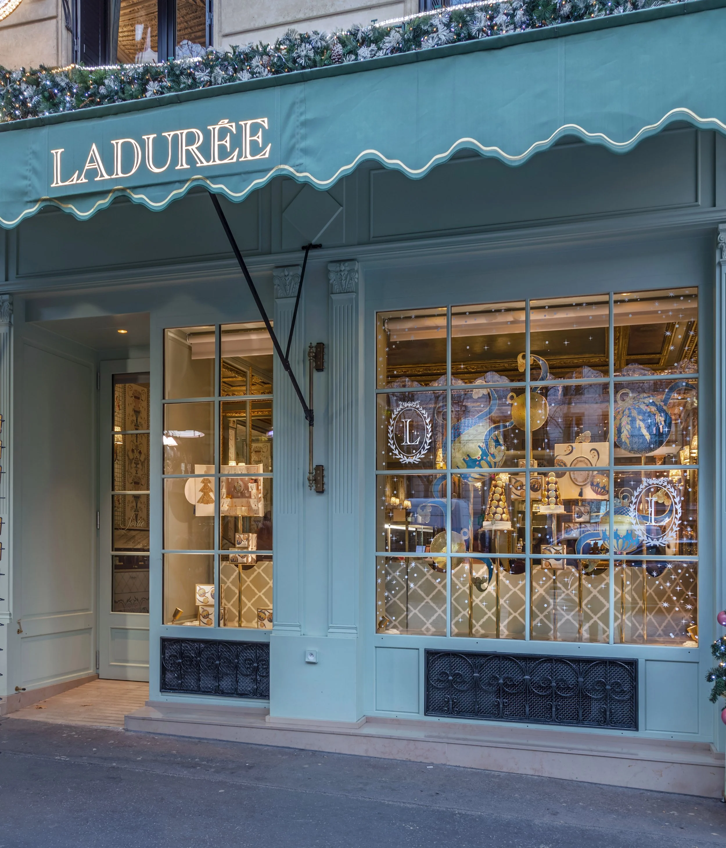 Laduree-Royale-LBS (36).jpg