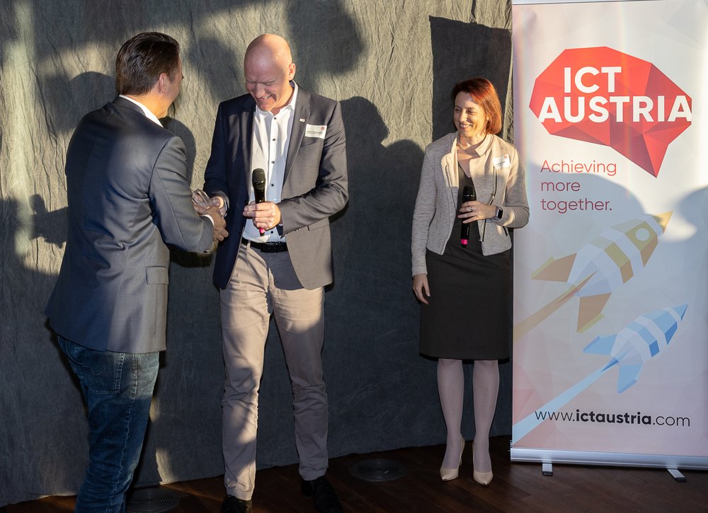 20221004_ICT_awards_14.jpg