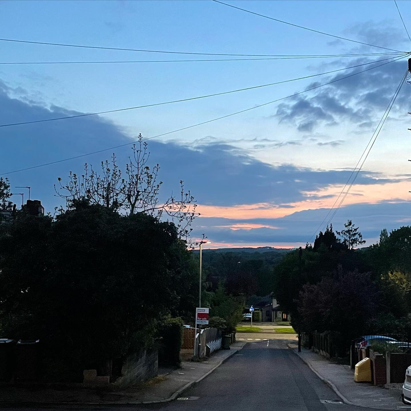 The first time I&rsquo;ve had to post tonight.

Walking home after running my jesmonite workshop - tired after an emotional day. 

Red sky at night &hellip;. looking forward to a bright day tomorrow 

#redskyatnight #chapelallerton #workshop #learnlo