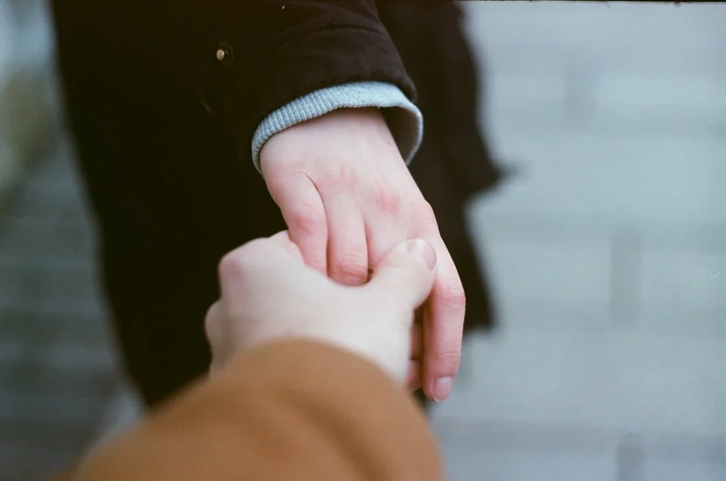 5 Tips for Maintaining Relationships Whilst Working Away From Home