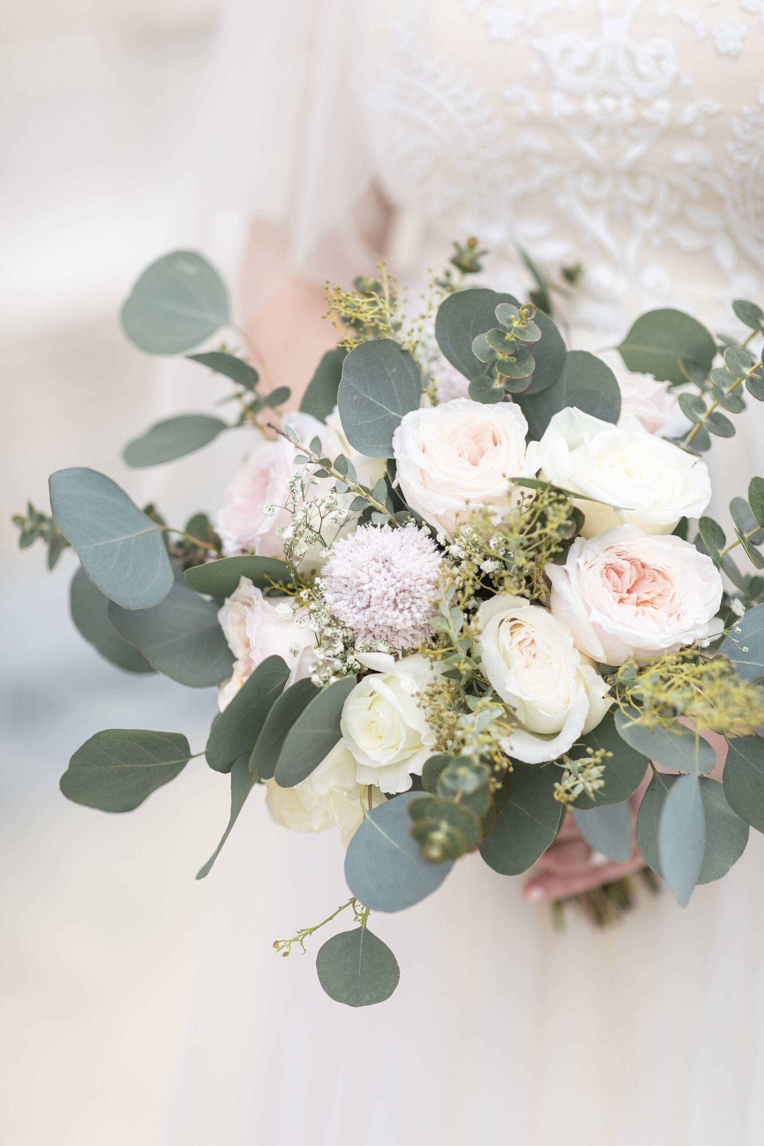  light pink and sage wedding bouquet trendy wedding flowers on-trend wedding bouquet sage greenery rose and ranuculus bouquet fresh wedding flowers fake flowers real flowers bouquet ideas clarity lane photography &nbsp;#claritylanephotography #profes
