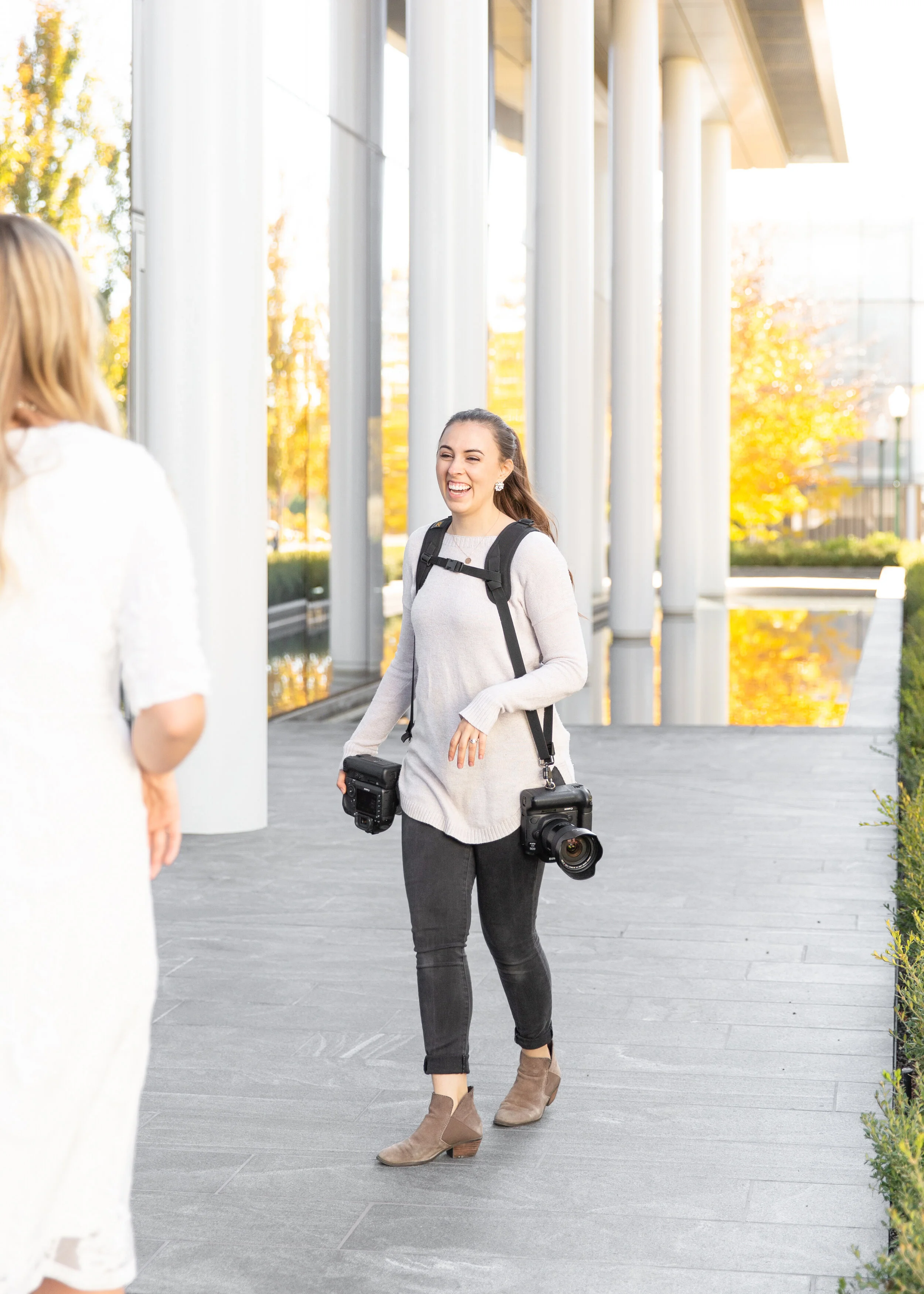  utah wedding photographer savanna with clarity lane professional wedding photographer joyful timeless wedding photography engagement photographer engagement pictures wedding pictures professional photographer with her camera classic wedding photogra