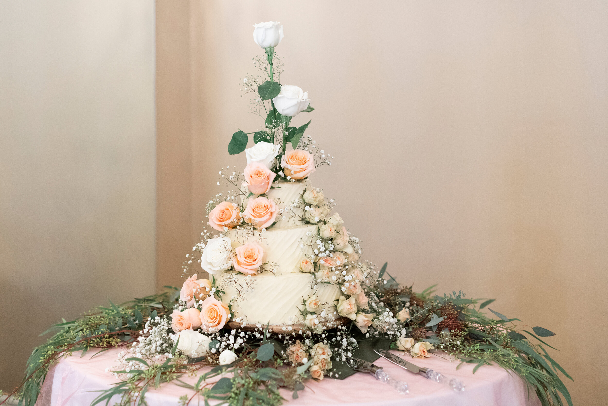 How to Choose a Wedding Cake Style