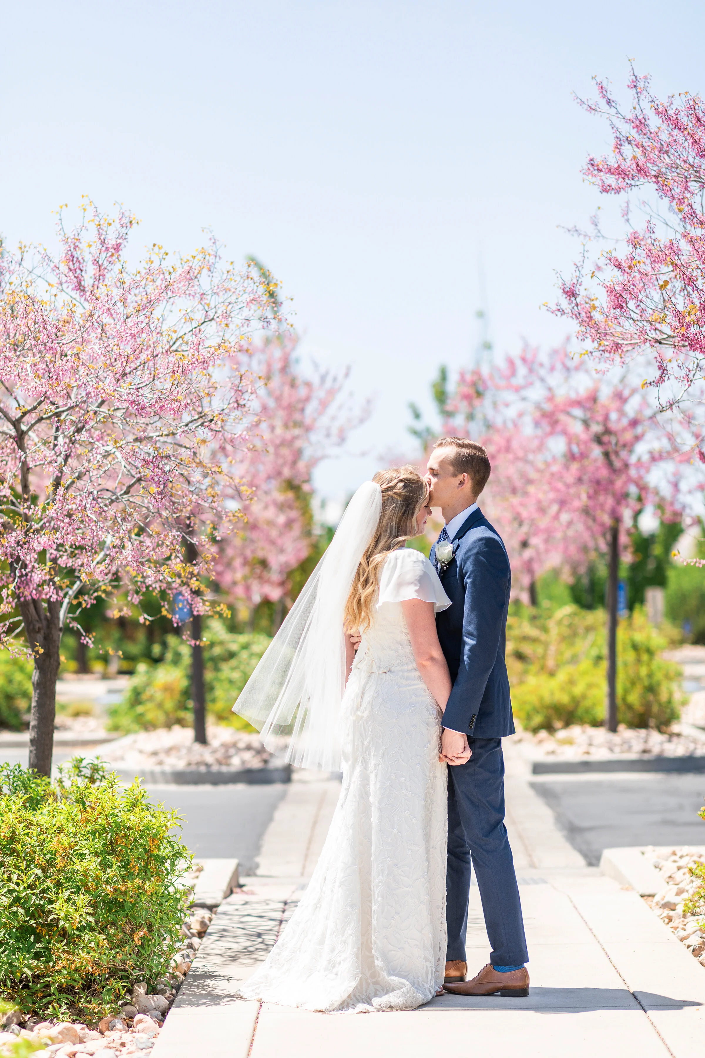  Newly married and wondering how to best celebrate the holidays with your new families? Come learn how! Salt Lake county wedding photographer in Utah county Clarity Lane newlywed tips for bride and groom how to celebrate the holidays with your in-law