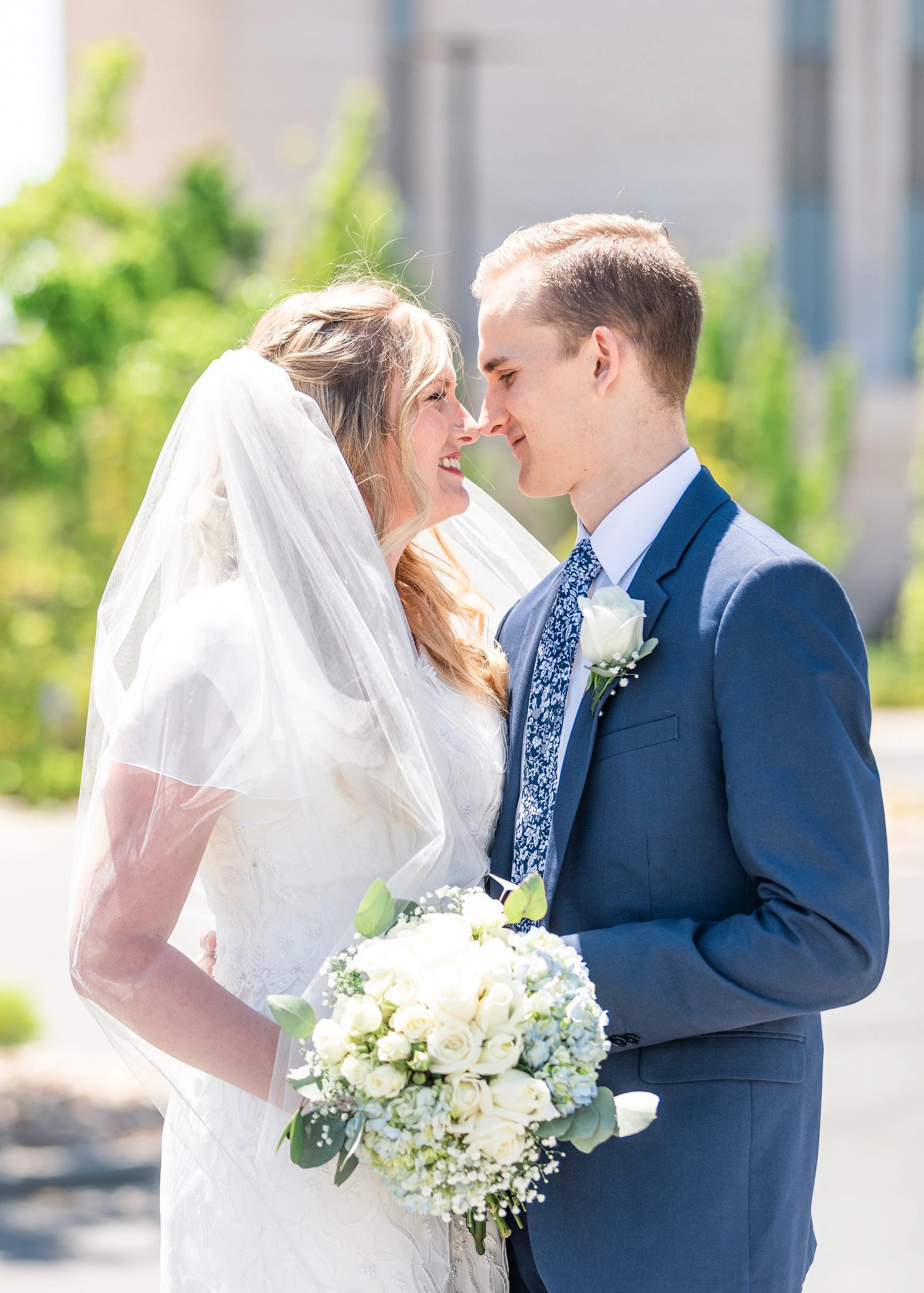  Newly married? Here’s how to navigate the holidays with your new families.  Salt Lake county wedding photographer in Utah county Clarity Lane newlywed tips for bride and groom how to celebrate the holidays with your in-laws newlywed holidays #newlyw