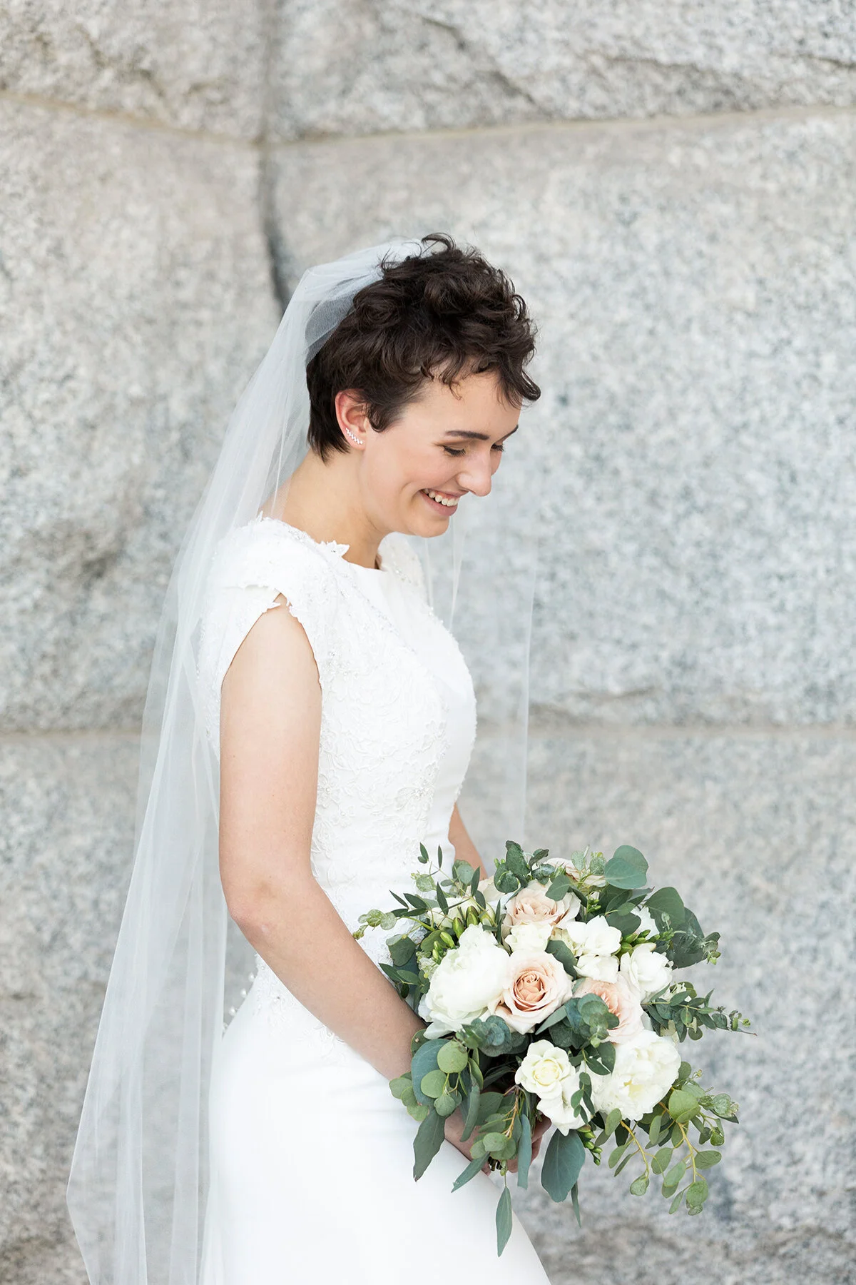  Beautiful bride with white and blush floral bouquet and timeless veil for this styled bridal photo shoot by Clarity Lane Photography in Salt Lake City, Utah. Utah brides Northern Utah Salt Lake City timeless wedding photography classic white floral 