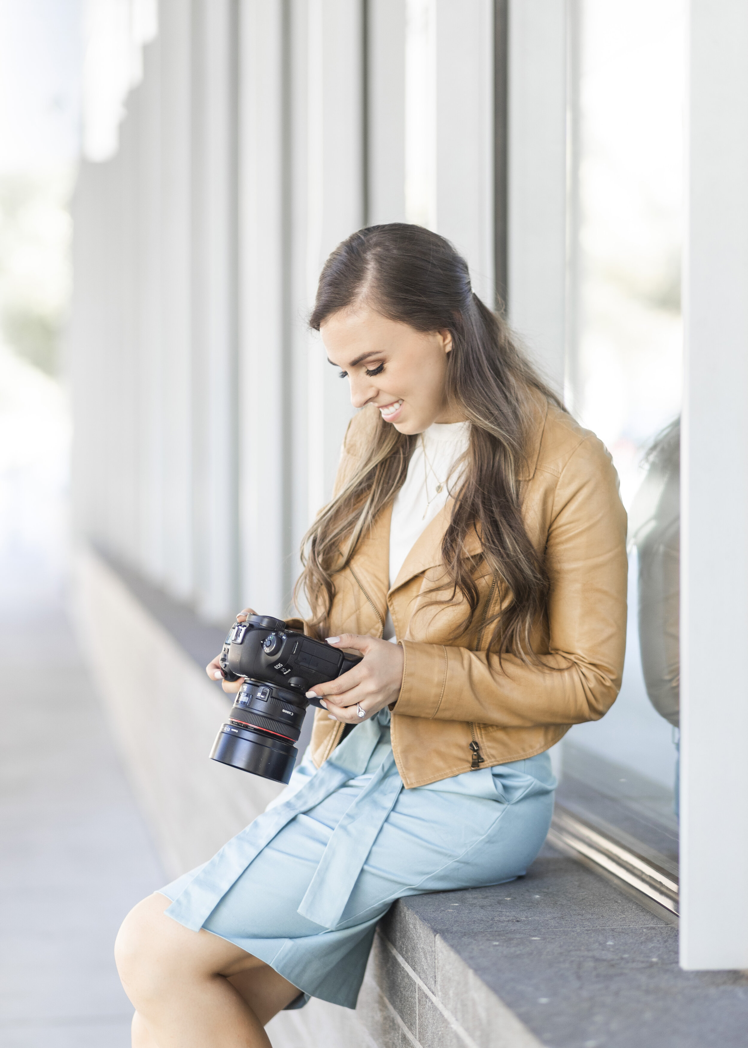  Savanna from Clarity Lane Photography poses for a branding photoshoot at Provo, Utah’s Brigham Young University. professional utah valley photographer, branding photoshoot, canon dslr camera, professional photography dslr camera, paperbag waisted de