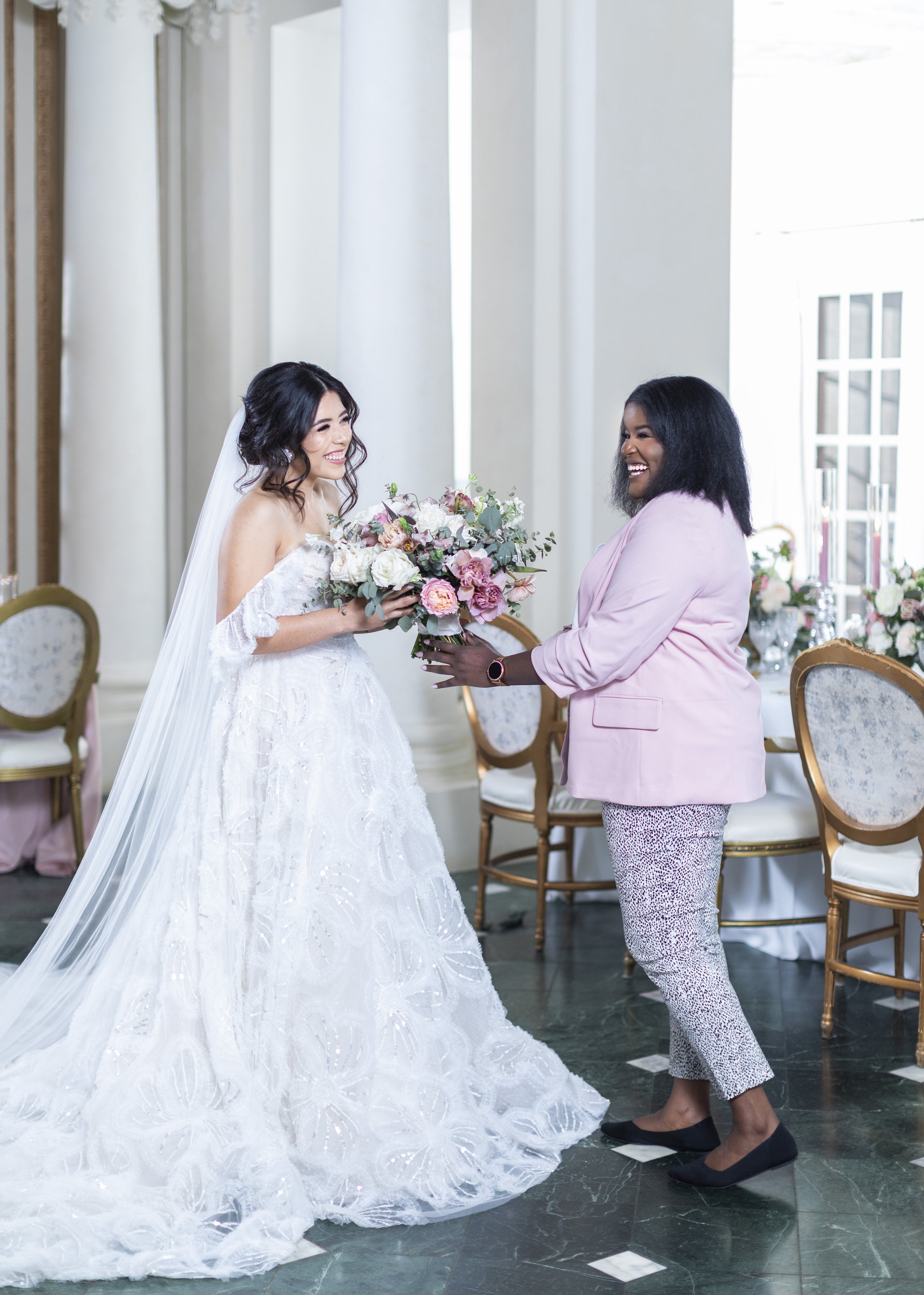  Why should you invest in a wedding planner by Savanna Richardson Photography? Utah wedding photographer high-end wedding photographer Utah #savannarichardsonphotography #weddingplannervsvenuecooridnator #weddingphotographer #weddingphotographersUtah