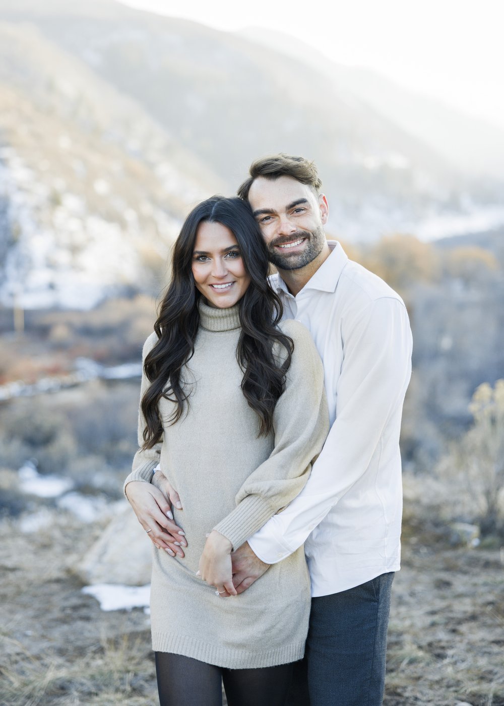  Outdoor winter engagements in warm clothing captured by high-end photographer Savanna Richardson Photography. high-end photographer #SavannaRichardsonPhotography #Proposal #proposalphotography #ProProposalCompany #engaged #engagementphotography 