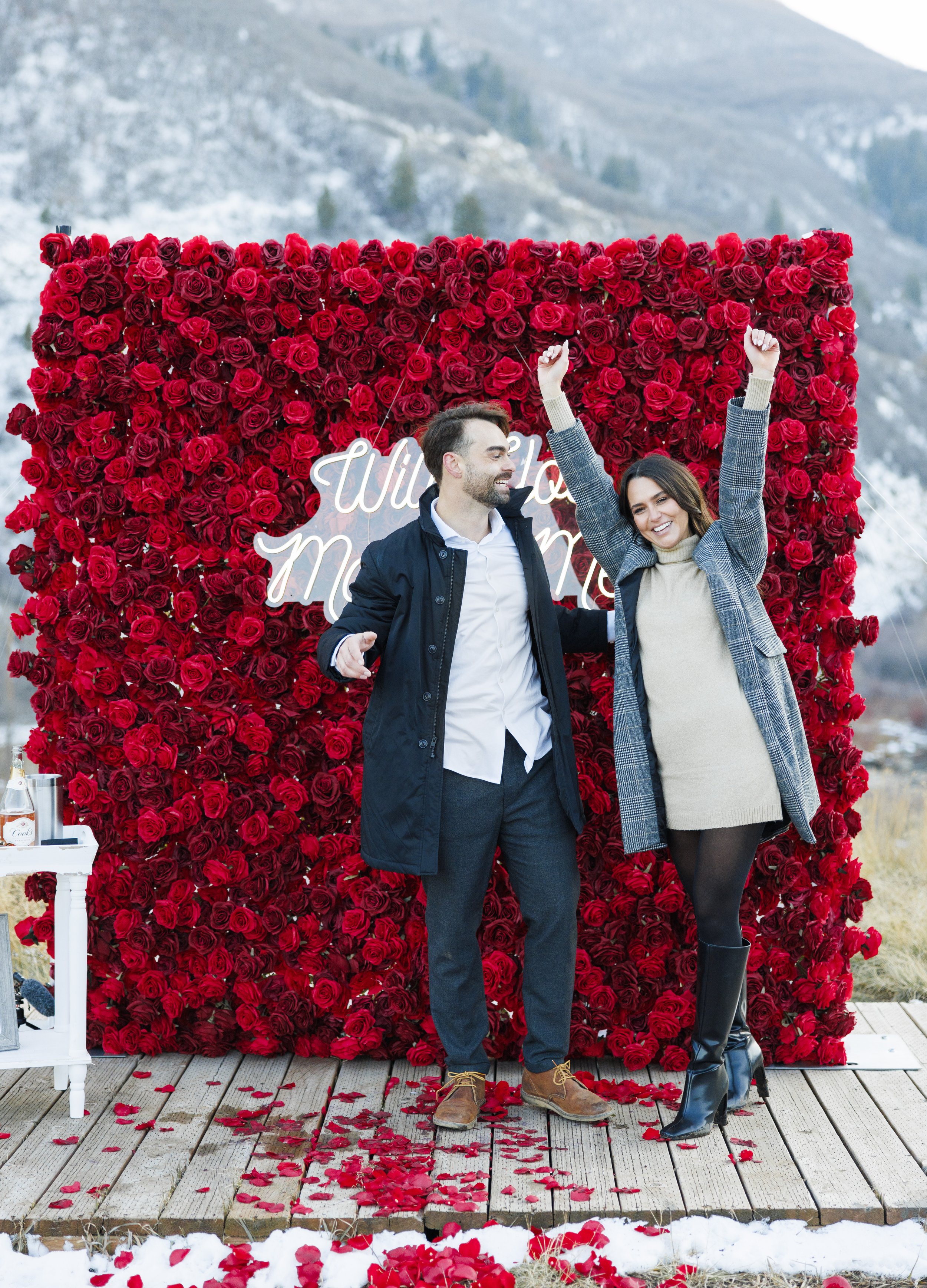  Proposal photographer Savanna Richardson Photography captures a couple celebrating after saying yes. she said yes engaged #SavannaRichardsonPhotography #Proposal #proposalphotography #ProProposalCompany #engaged #engagementphotography 