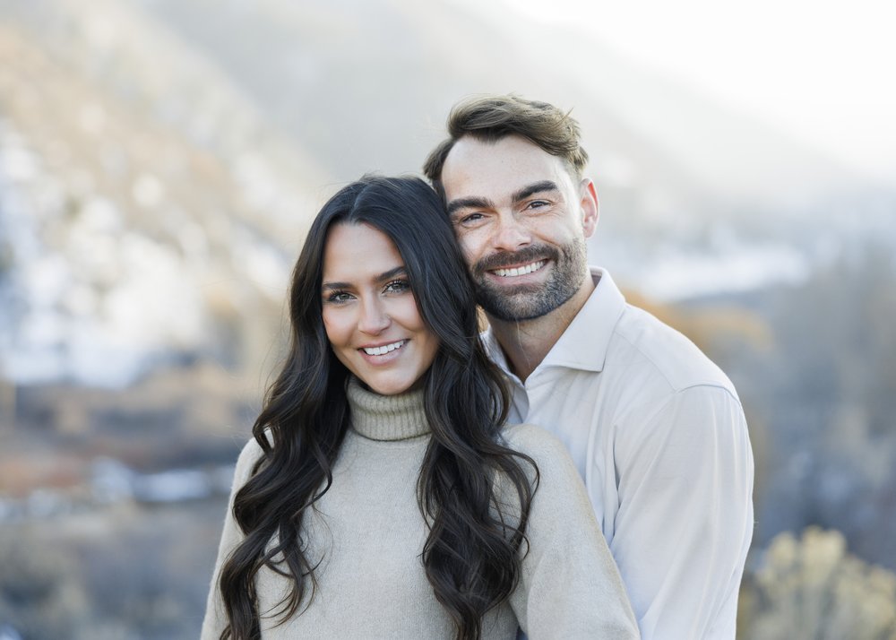  A Professional Wedding Announcement Portrait captured in the snowy Utah mountains by Savanna Richardson Photography. portrait #SavannaRichardsonPhotography #Proposal #proposalphotography #ProProposalCompany #engaged #engagementphotography 