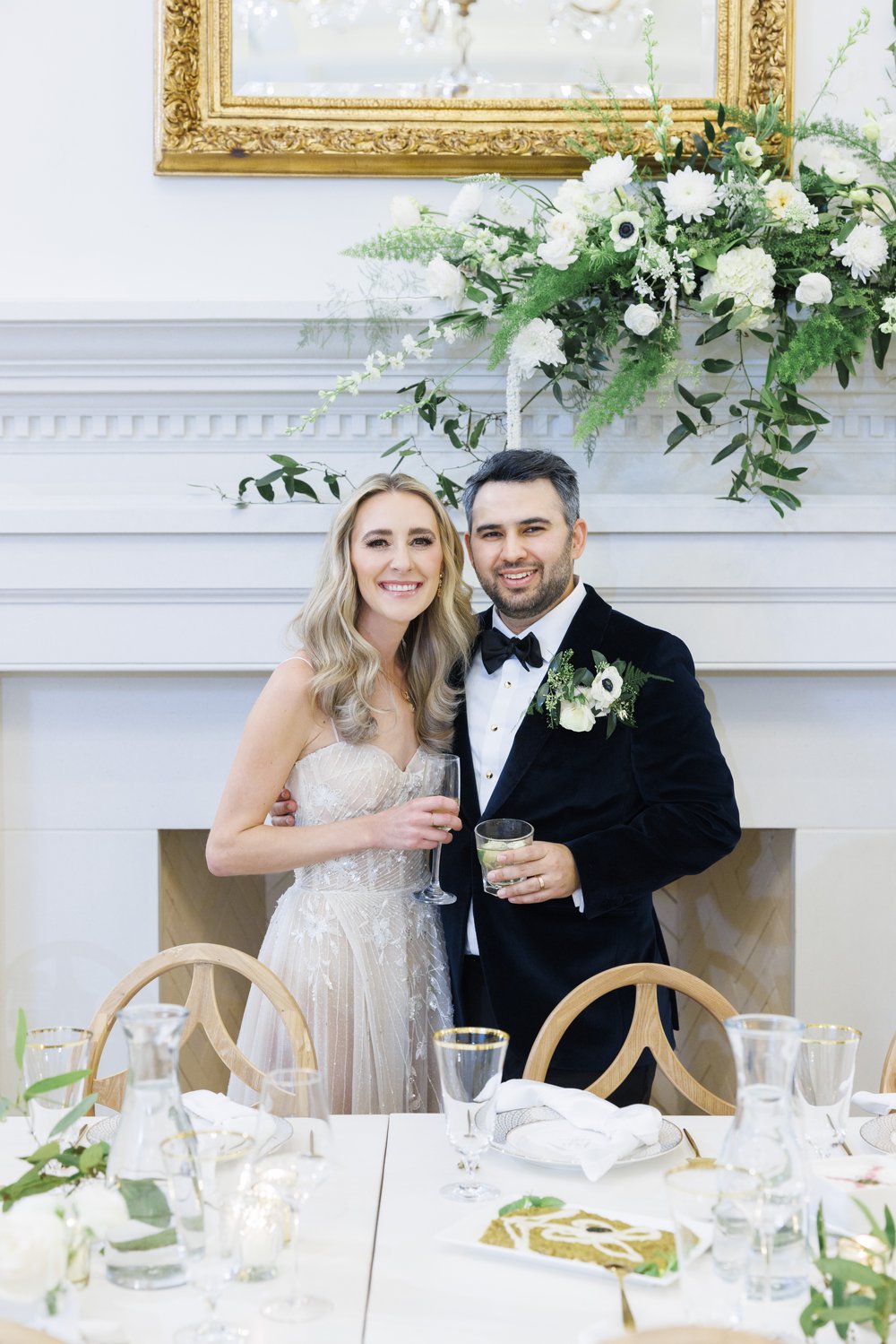  Classy modern wedding portrait of bride and groom with glass goblets by Savanna Richardson Photography. modern wed #SavannaRichardsonPhotography #SavannaRichardsonWeddings #NYEwedding #magicalwedding #snowywedding #holidaywedding #married 