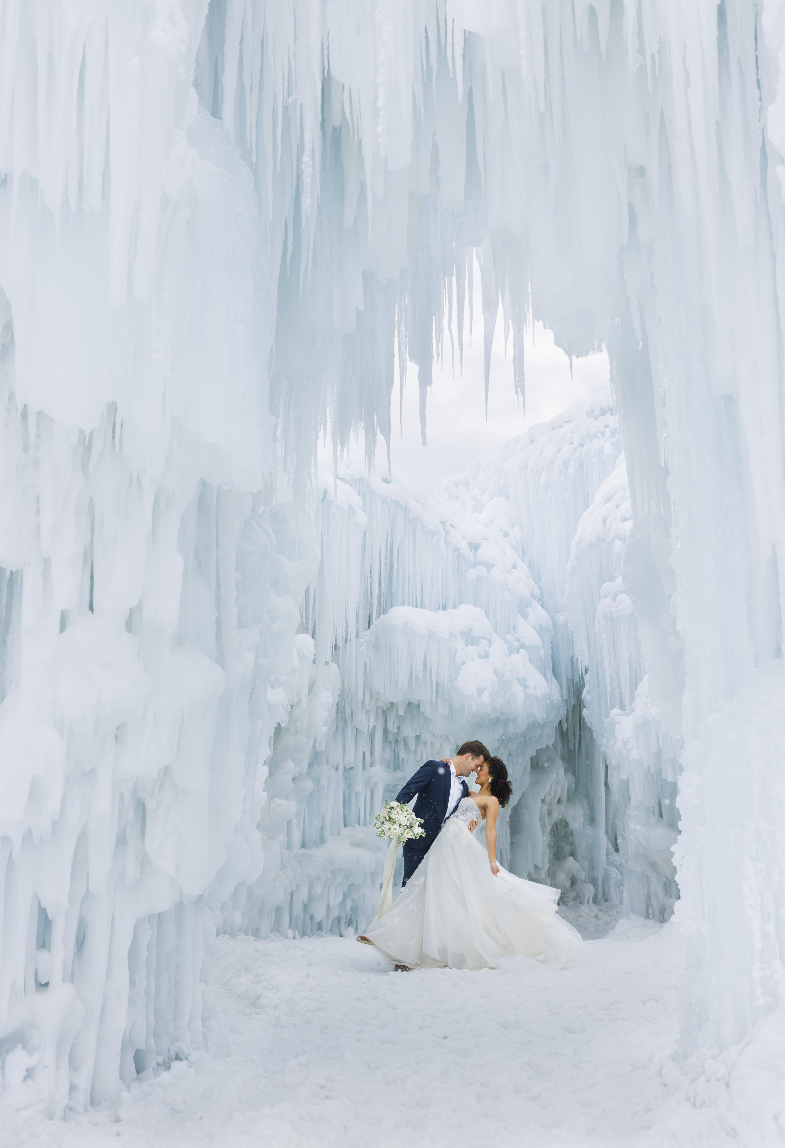 2301-03 Ice Castles Styled Bridals_02351.jpg
