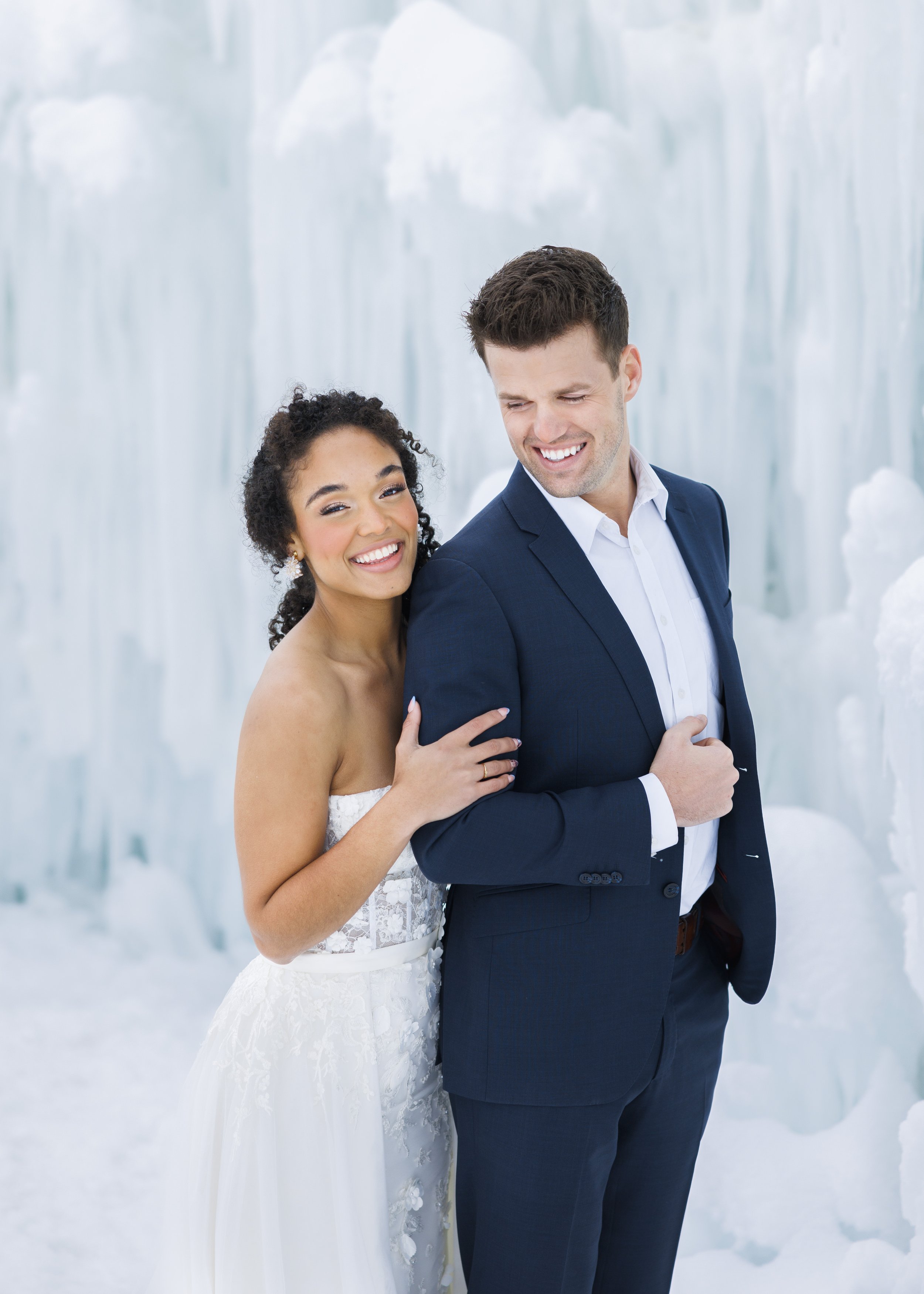 2301-03 Ice Castles Styled Bridals_05123.jpg