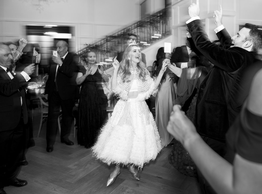  Savanna Richardson Photography captures a trendy blur flash photo at a wedding reception. trendy blur focus photo #SavannaRichardsonPhotography #SavannaRichardsonTips #WeddingTips #PhotographyTips #weddingrecepiton #flashphotography 