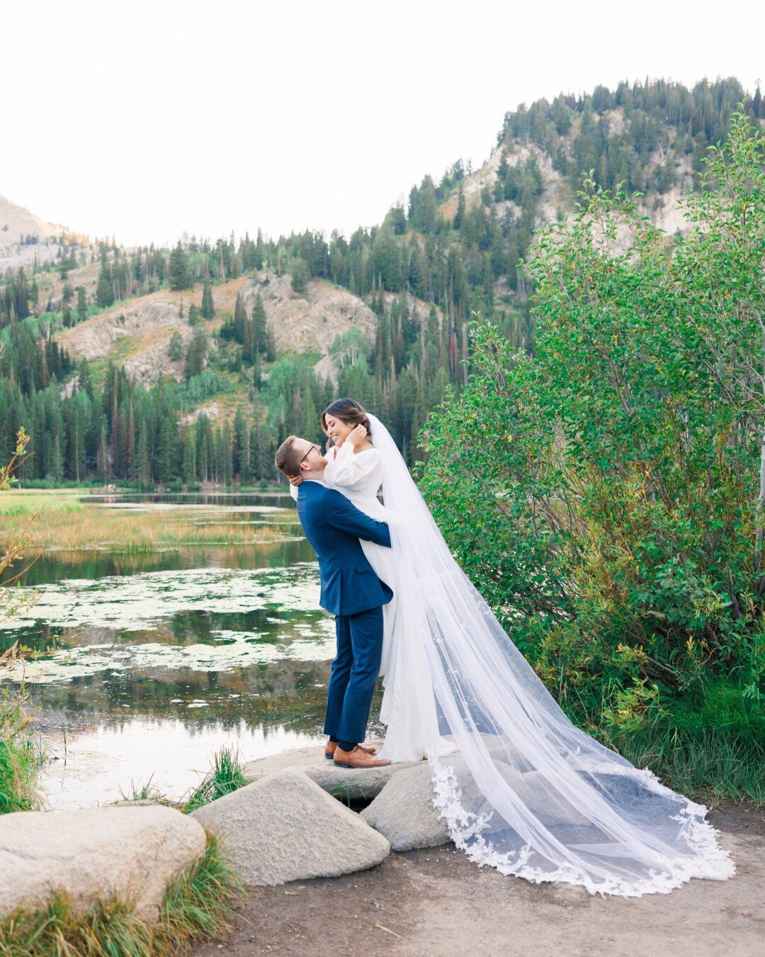 Who else is excited for warm summery days to finally grace the mountains of Utah!? 🙋🏻&zwj;♀️ In the meantime, I'm attending the grand opening of the Amavi venue in Spanish Fork tonight. I can't wait to see Utah County's newest wedding venue!​​​​​​​