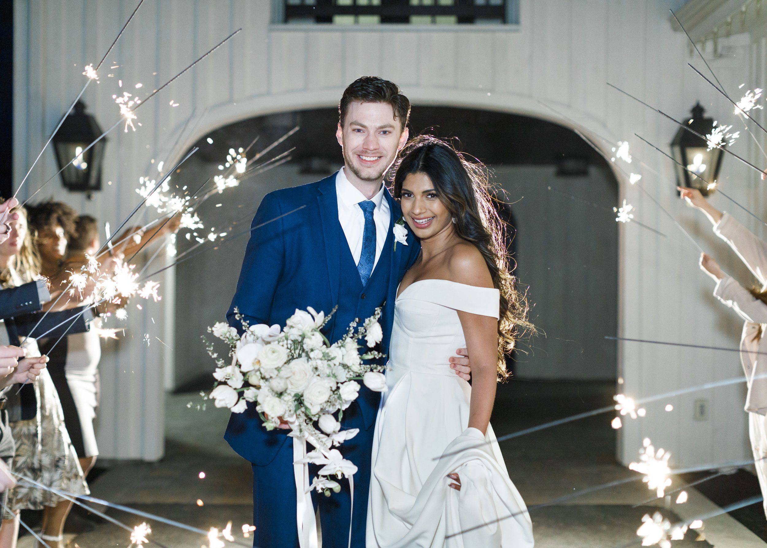  How to photograph wedding sparkler exits with wedding couples with Savanna Richardson Photography. Husband and wife sparkler exit reception send-off #SavannaRichardsonPhotography #SavannaRichardsonTips #WeddingExits #PhotographyTips #sparklers #even