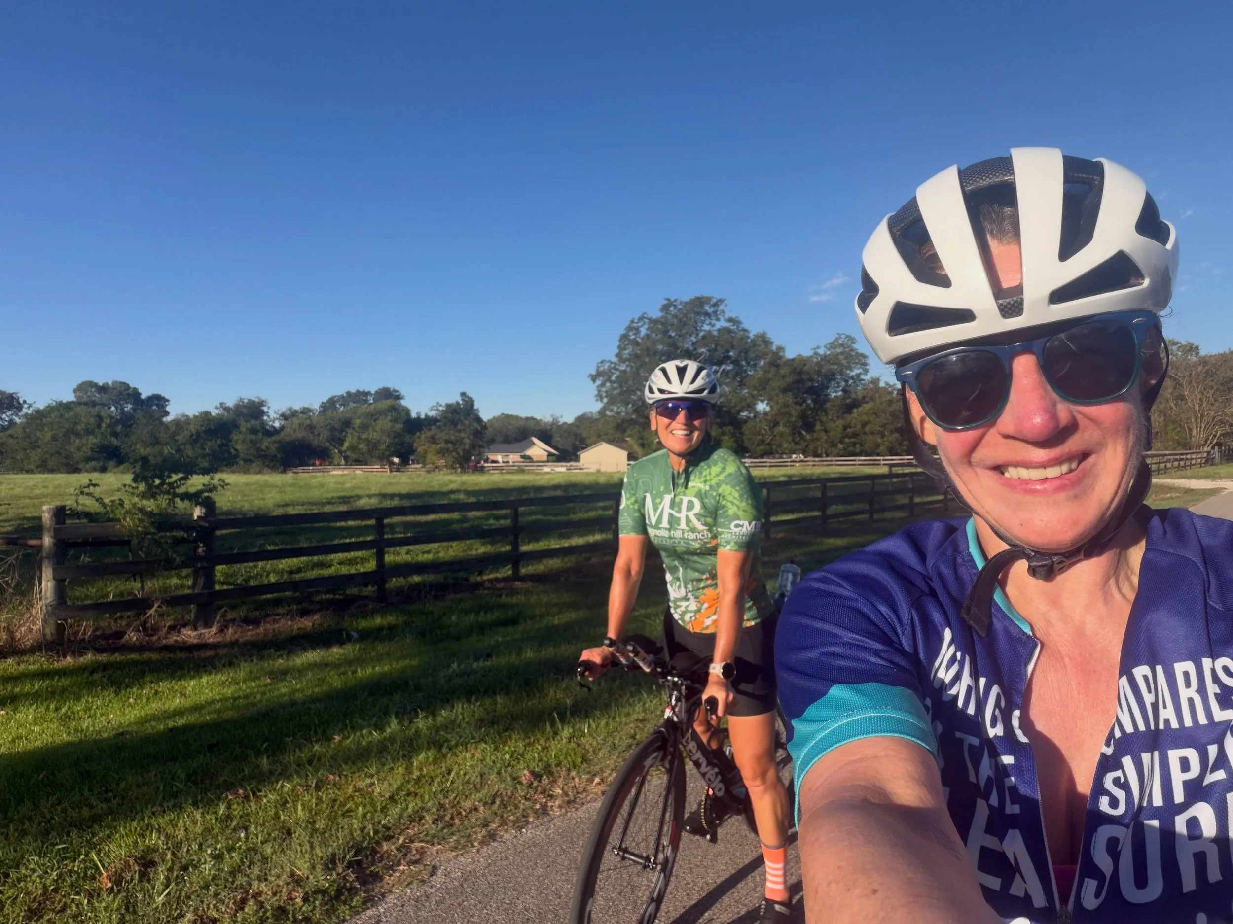 Perfect morning for a cruise around our neighborhood streets. Still nursing a pulled quad so it was a nice chill ride on a cool morning. 
Thanks @nicvolek for the invite. 
.
.
#cycling #justrideyourbike #triathlete #fitover50 #endurancecoach