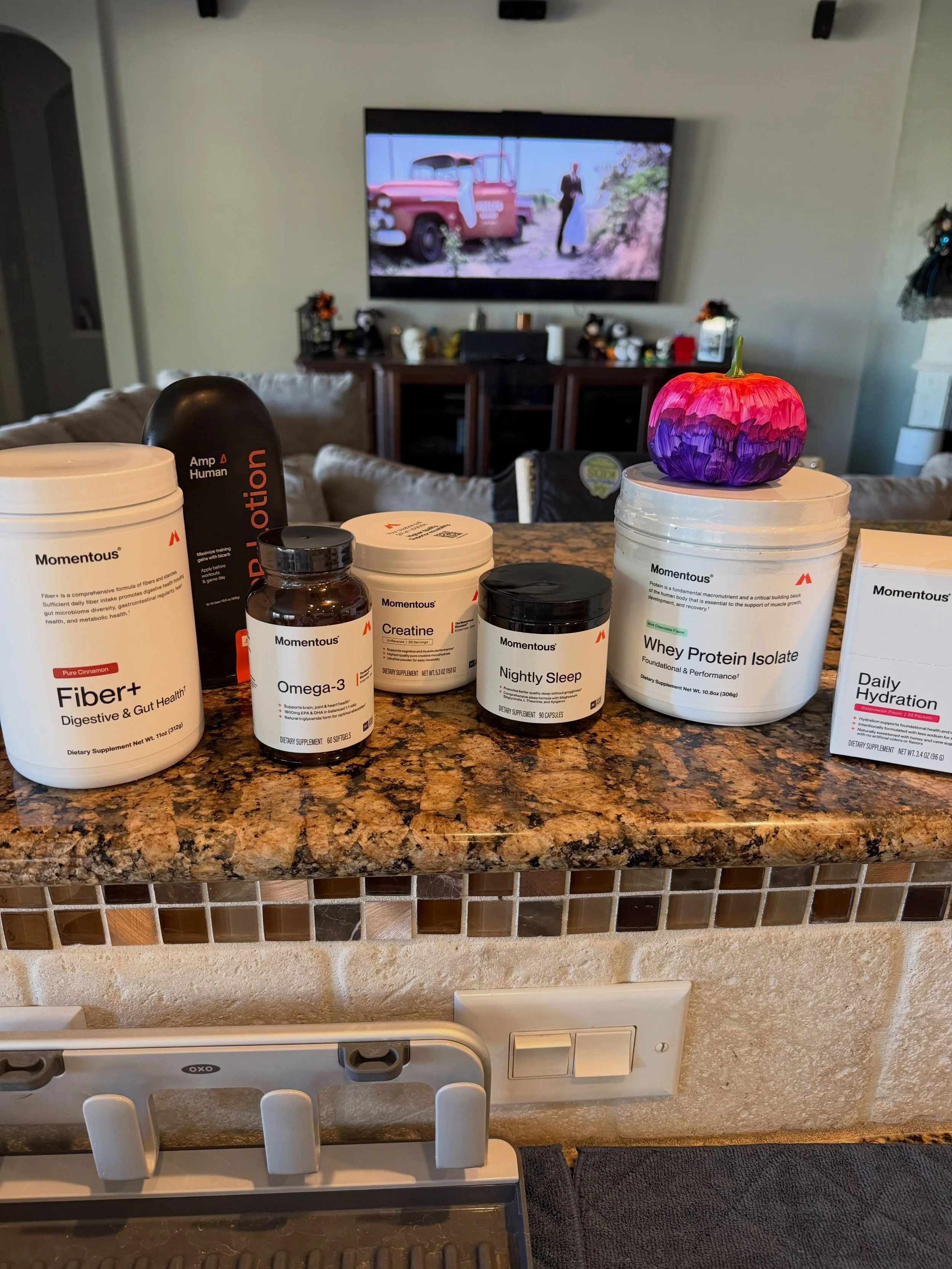 Thank you @peakathleticcollective and @live.momentous for my awesome prize. I love momentous products. I am on team momentous competition team and I am also an ambassador for them. There&rsquo;s a few things here I haven&rsquo;t tried yet - so I&rsqu