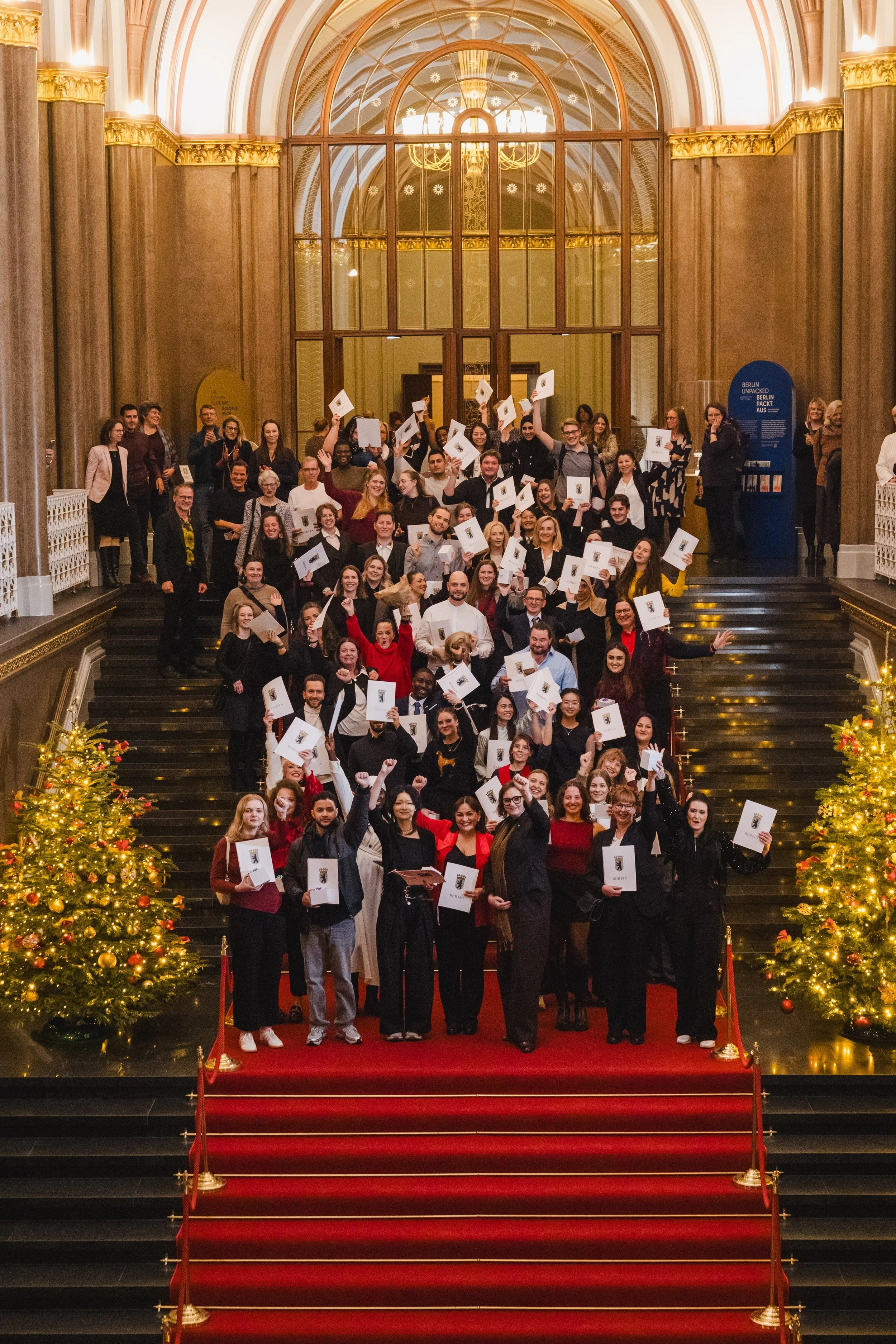 Gruppenbild mit allen Ausgezeichneten.jpg