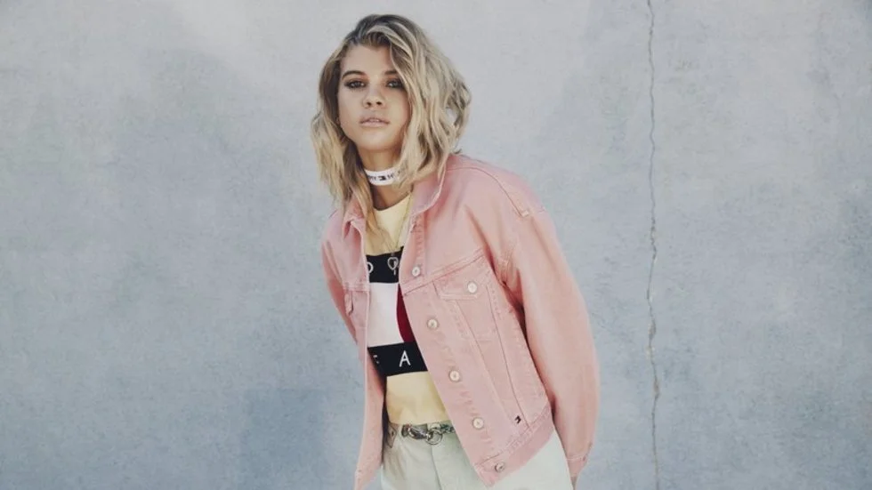  Throw It Back To The 90s With Tommy Hilfiger's New Collection