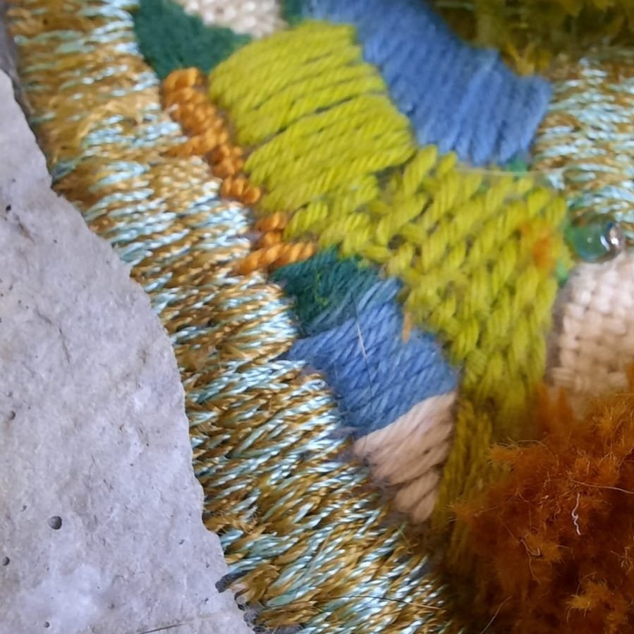Two threads on zig zag stitch setting
