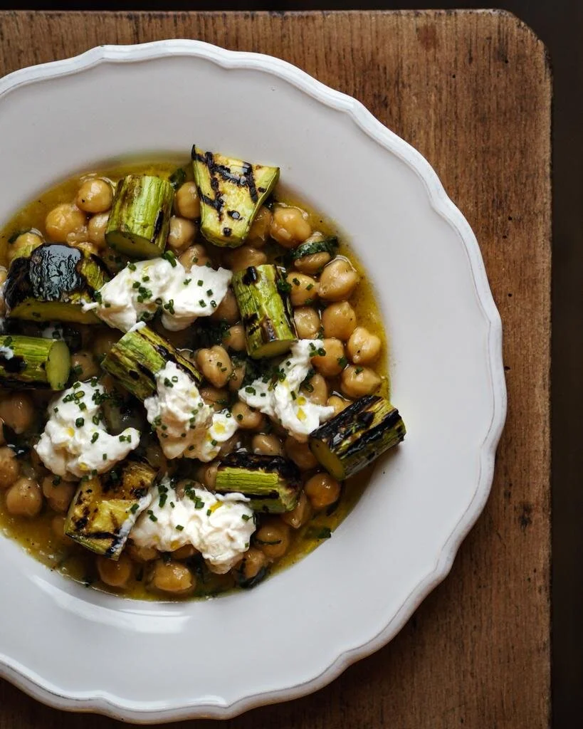 Braised chickpeas with grilled courgette and burrata