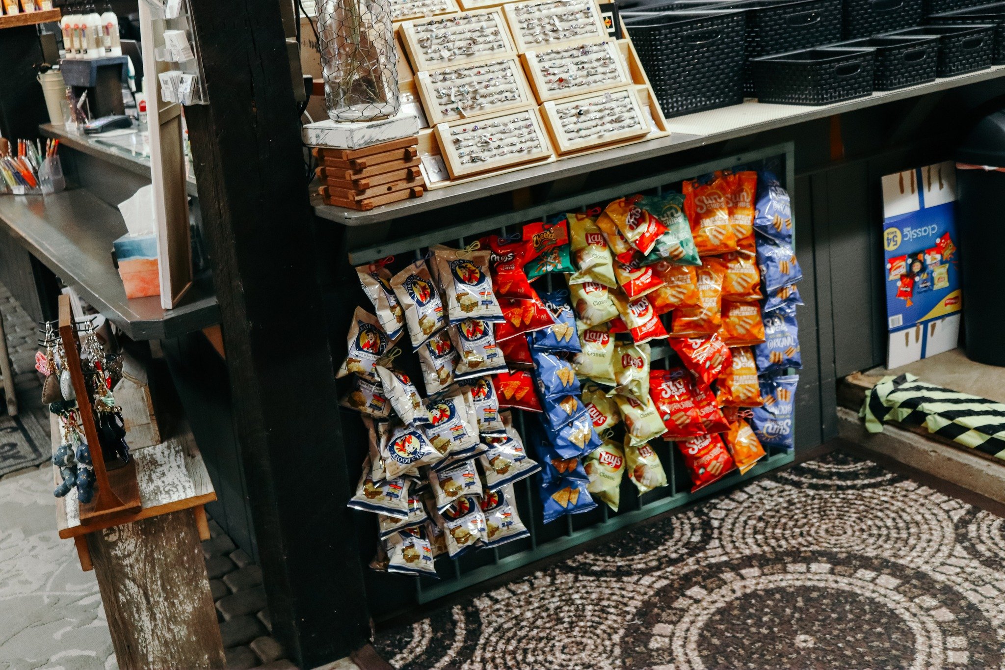 GRAB A SNACK OR A SODA!

We have chips, puffs, sweet treats, and refreshments available for purchase near our main counter! Don't let hanger ruin your trip to our barn - grab a little something to enjoy.

www.prestigecreativemarkets.com | 630-326-885